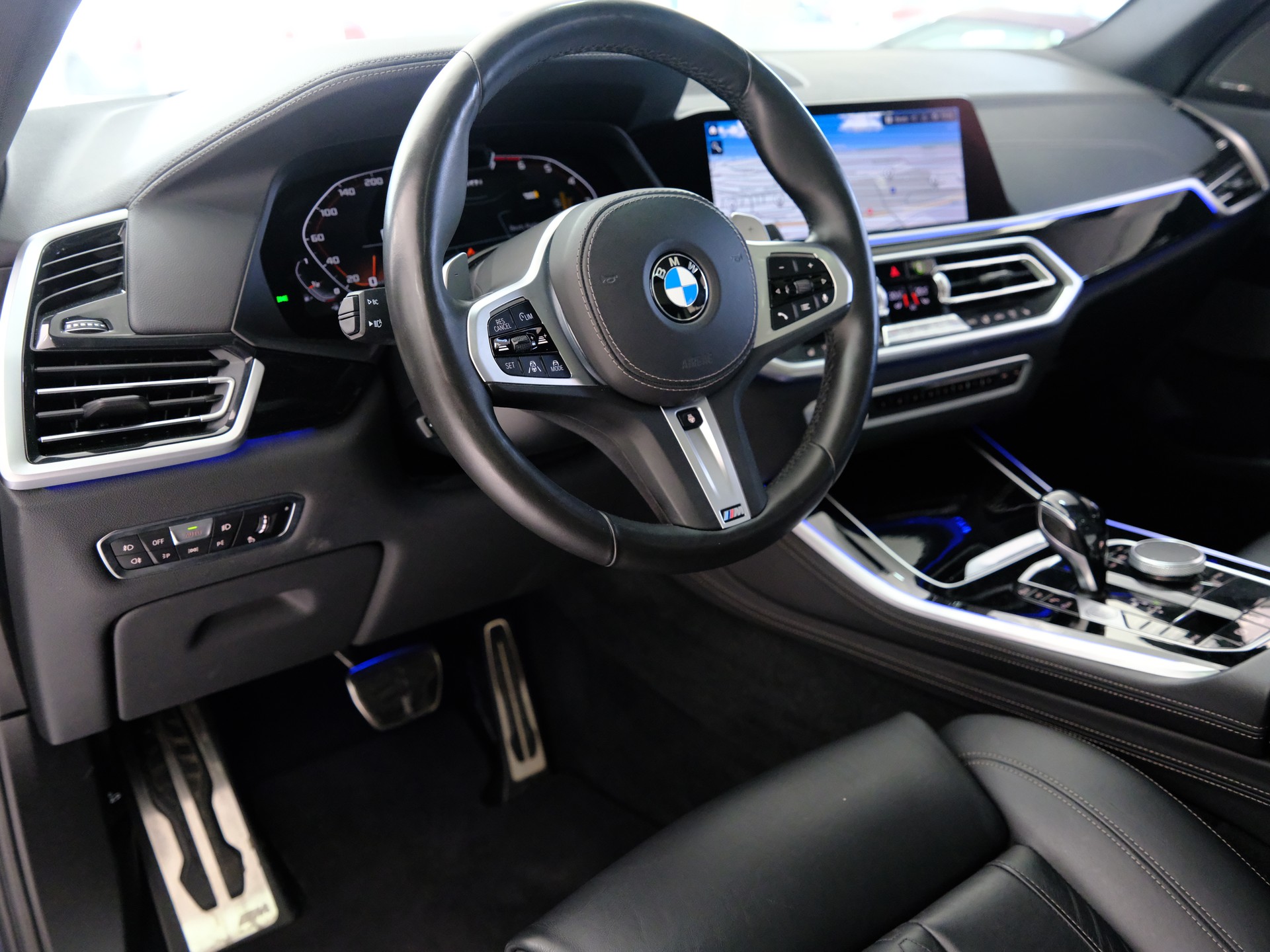 BMW X5 xDrive M50i Steptronic-image-8