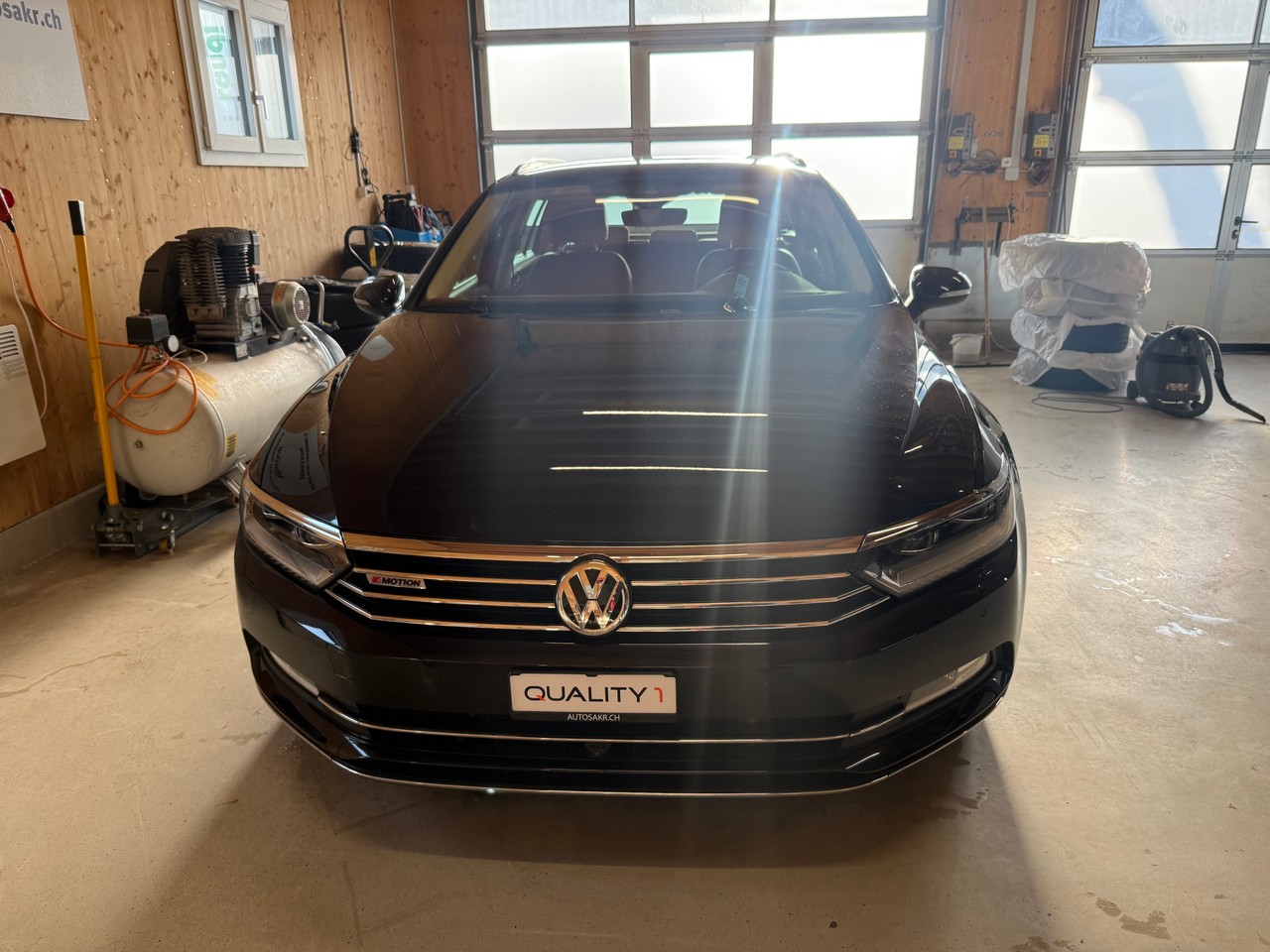 VW Passat Variant 2.0 TDI BMT High. DSG 4Motion-image-1