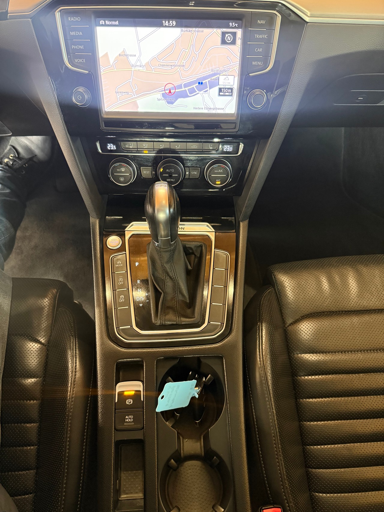 VW Passat Variant 2.0 TDI BMT High. DSG 4Motion-image-10