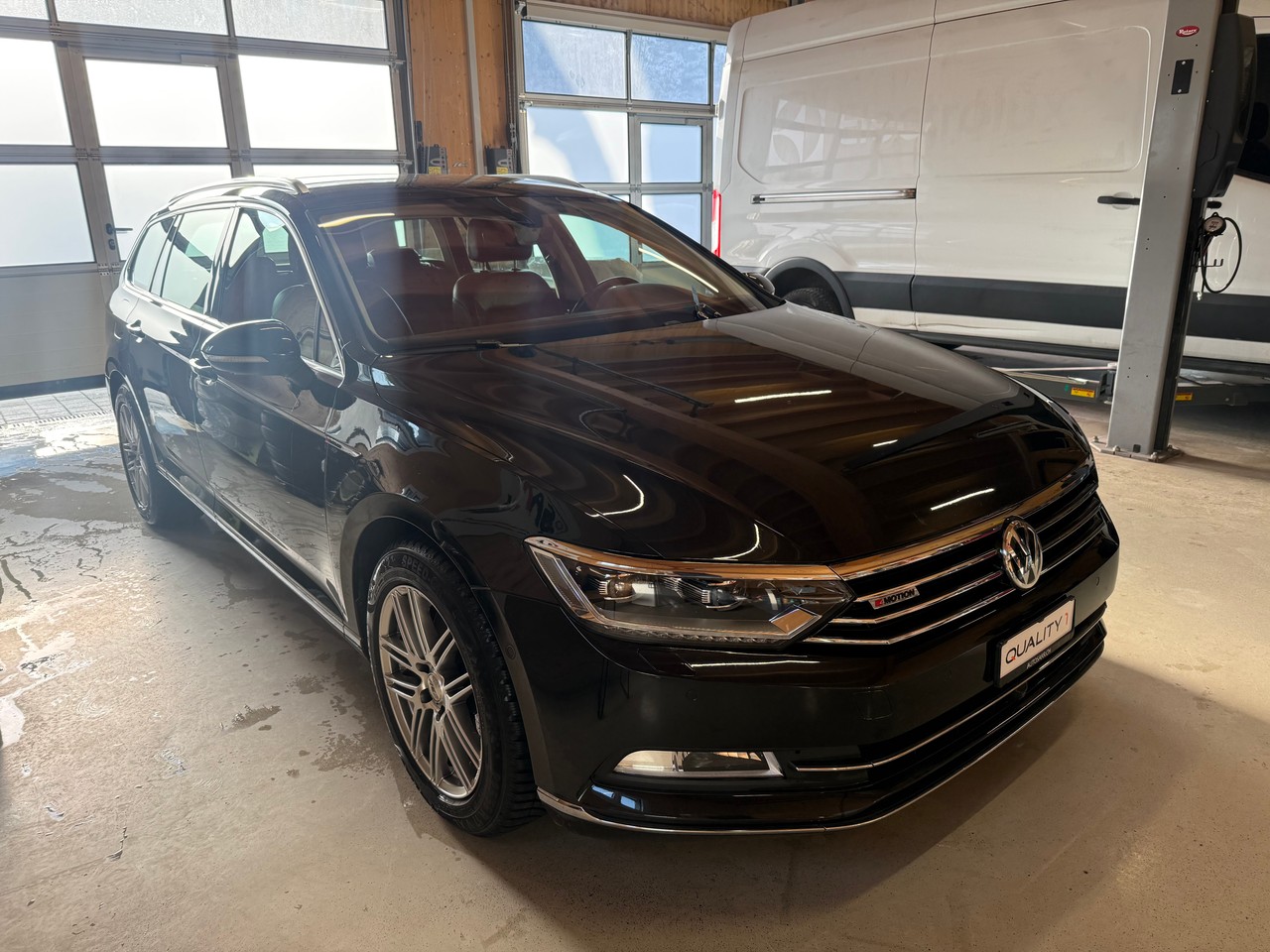 VW Passat Variant 2.0 TDI BMT High. DSG 4Motion-image-2