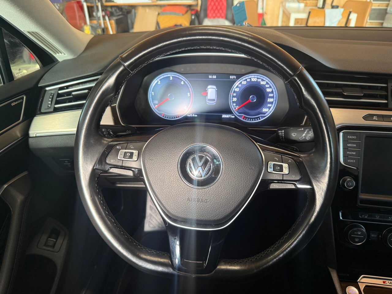 VW Passat Variant 2.0 TDI BMT High. DSG 4Motion-image-8