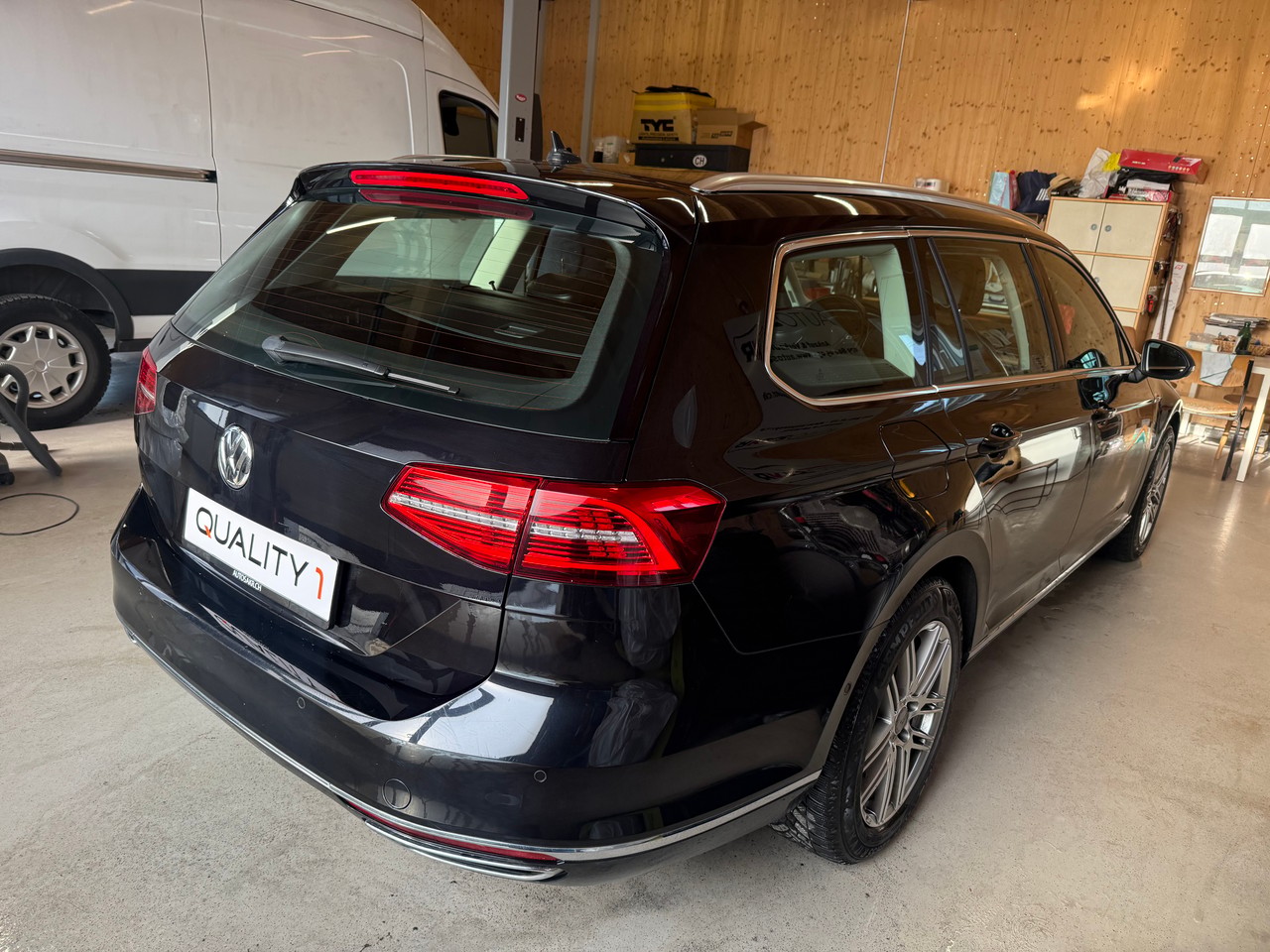 VW Passat Variant 2.0 TDI BMT High. DSG 4Motion-image-3
