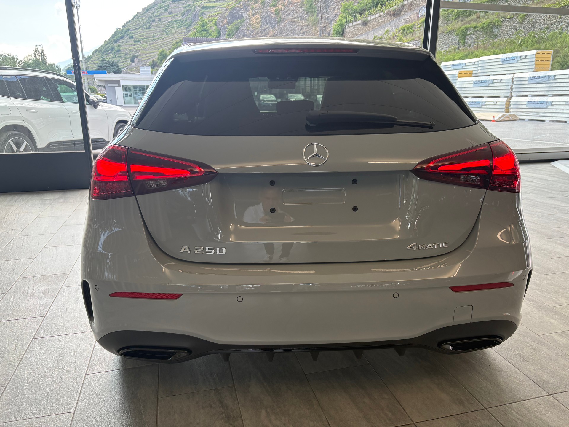 MERCEDES-BENZ A 250 4Matic 8G-DCT-image-6