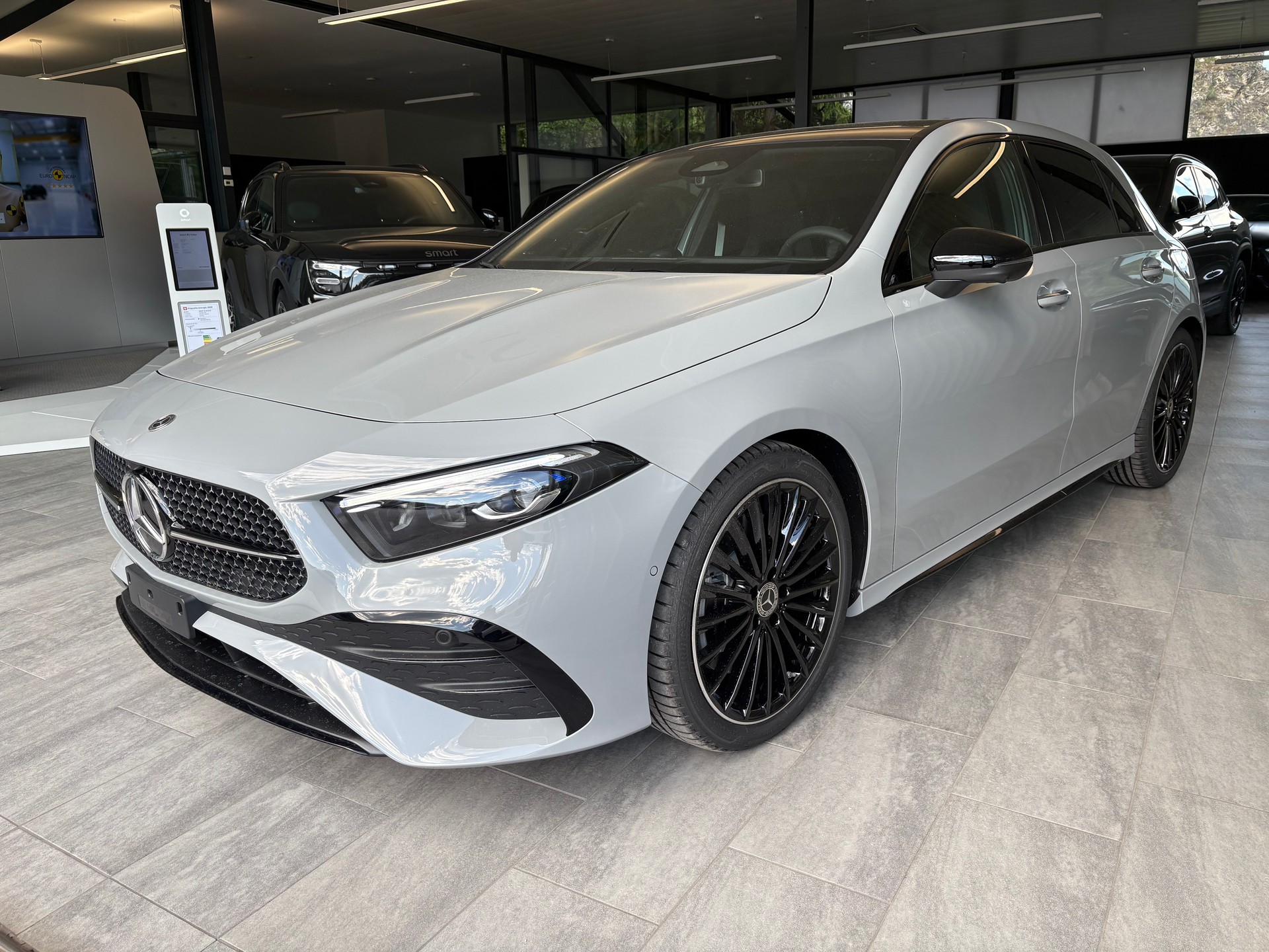 MERCEDES-BENZ A 250 4Matic 8G-DCT-image-2