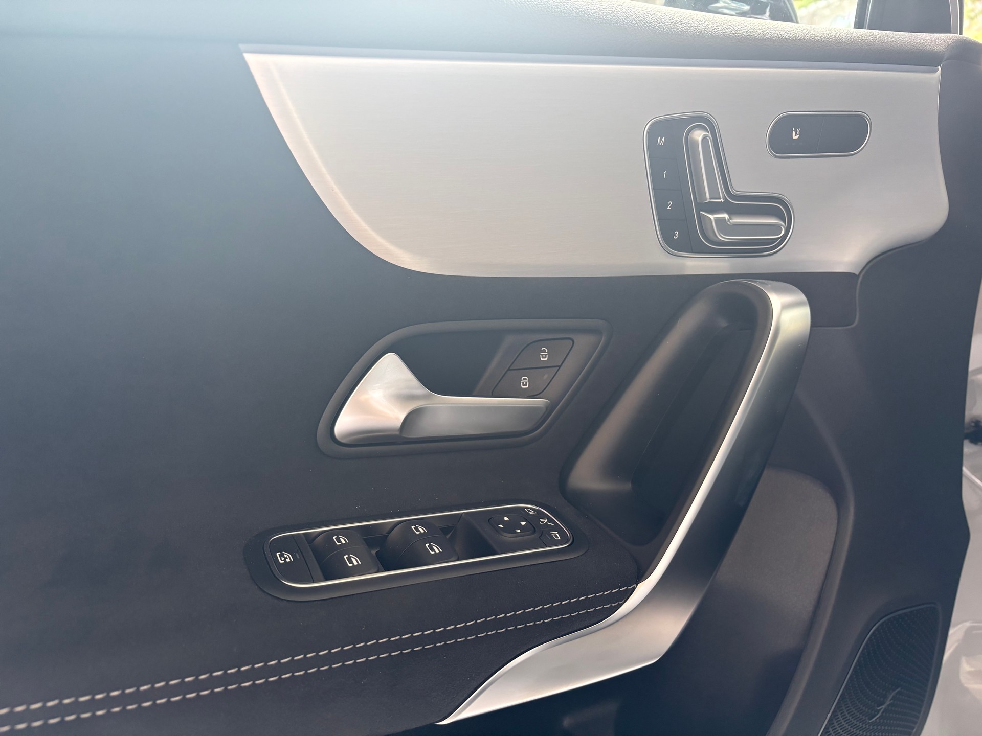 MERCEDES-BENZ A 250 4Matic 8G-DCT-image-16