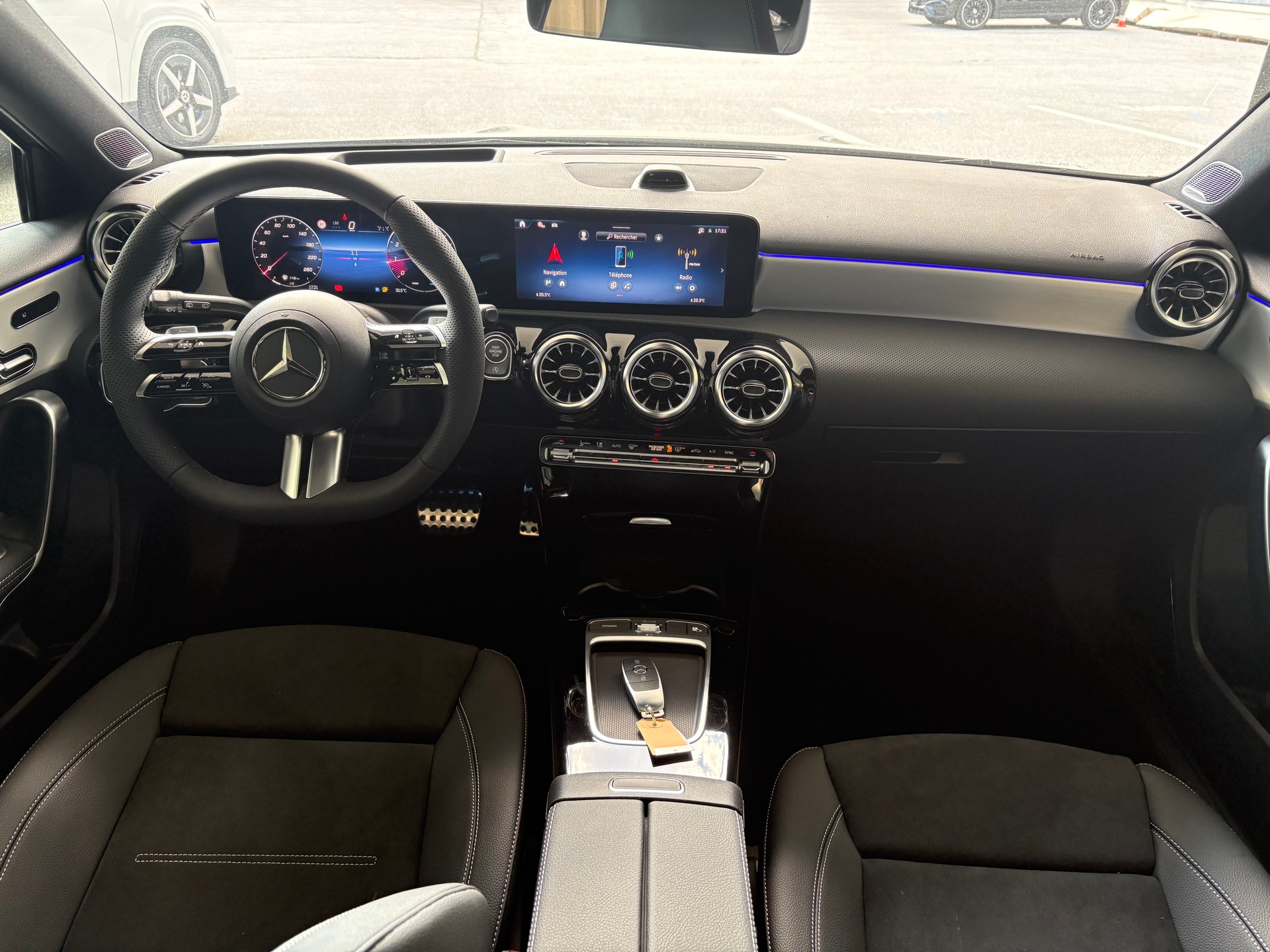 MERCEDES-BENZ A 250 4Matic 8G-DCT-image-7