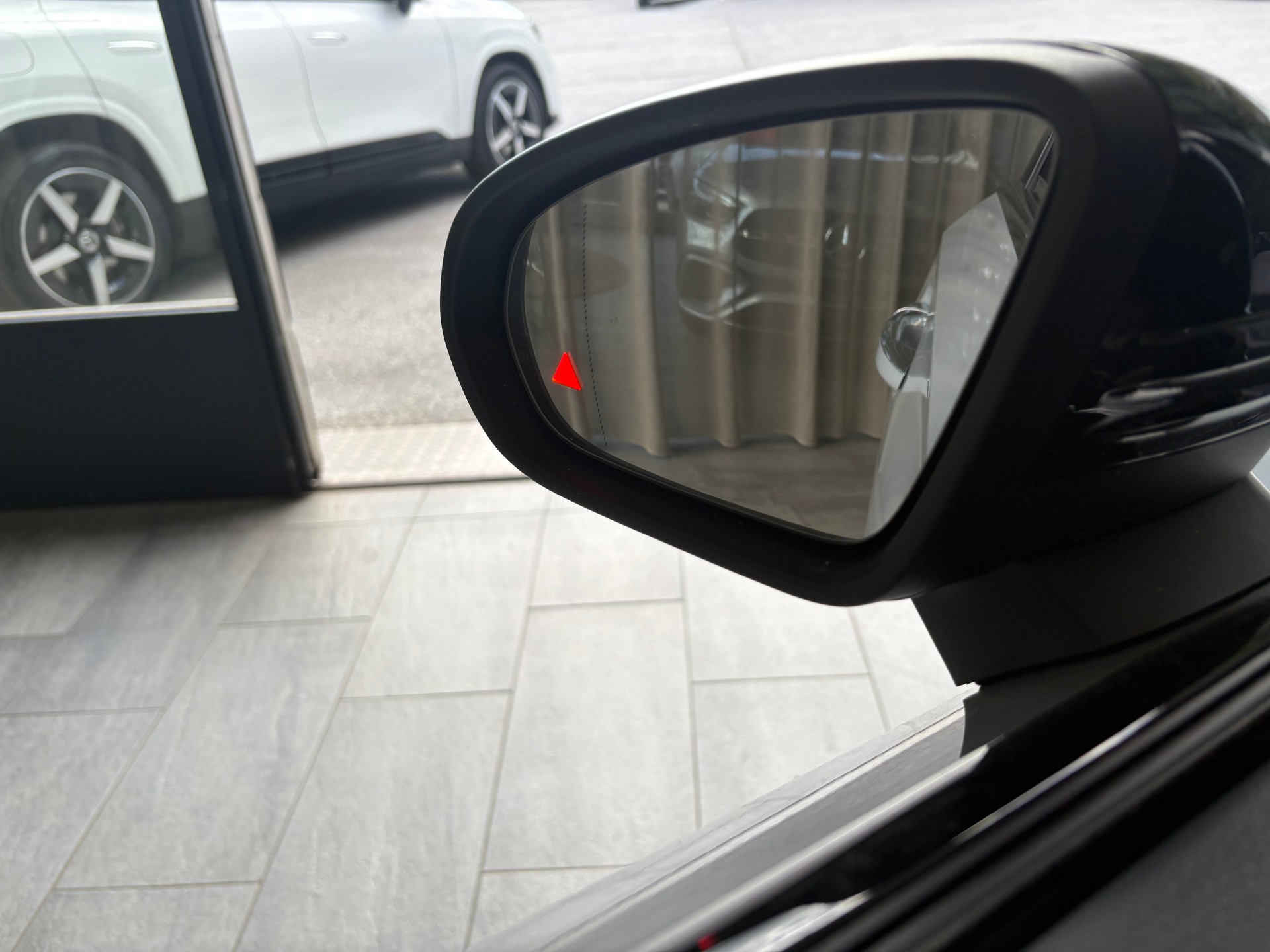 MERCEDES-BENZ A 250 4Matic 8G-DCT-image-19