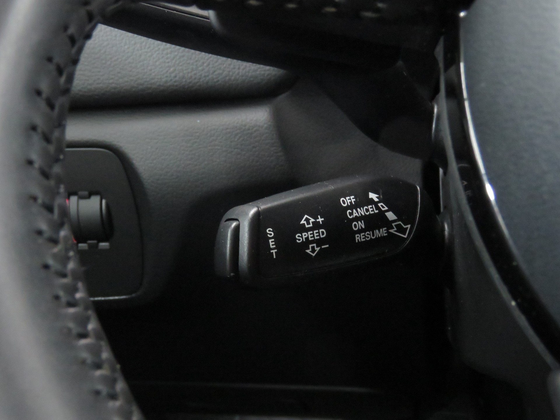 AUDI Q3 2.0 TDI Quattro S-tronic (Automat)-image-18