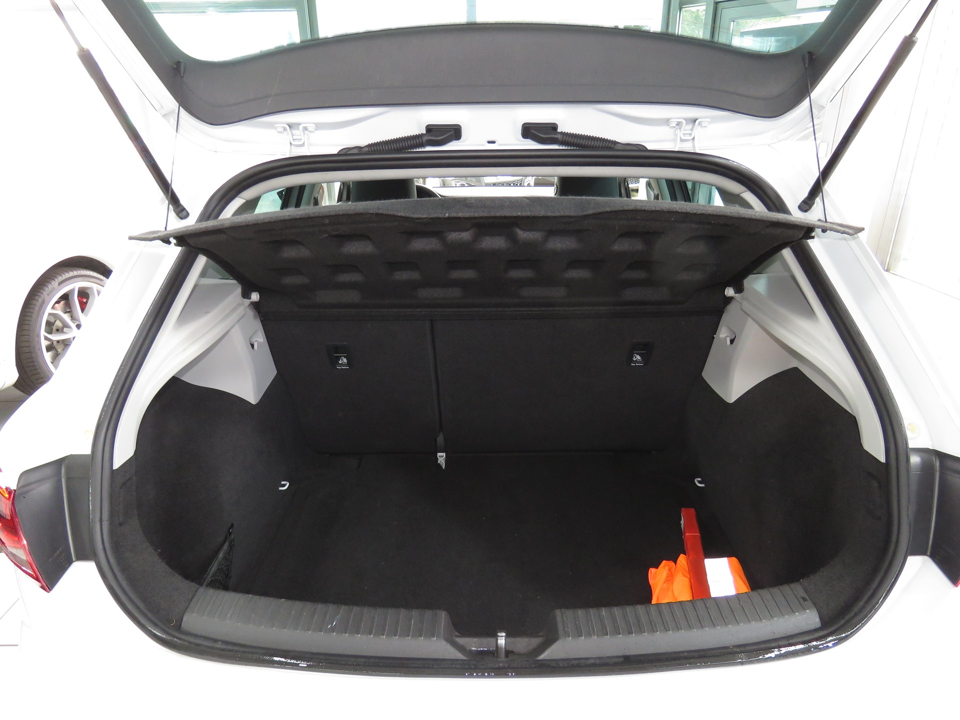 SEAT Leon 1.8 TSI FR DSG-image-11
