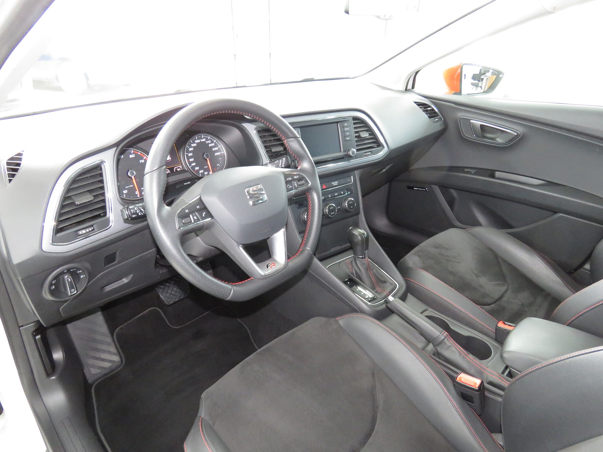 SEAT Leon 1.8 TSI FR DSG-image-7