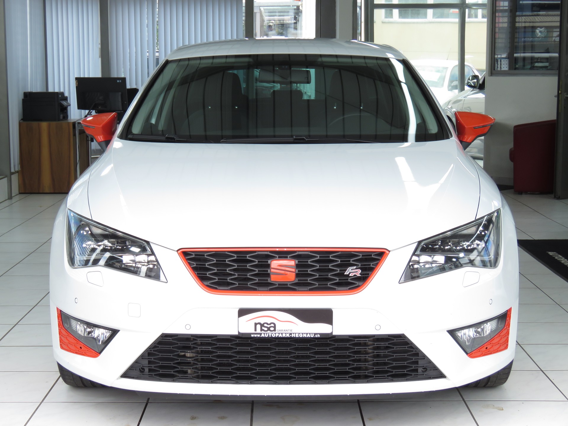 SEAT Leon 1.8 TSI FR DSG-showroom-element-1