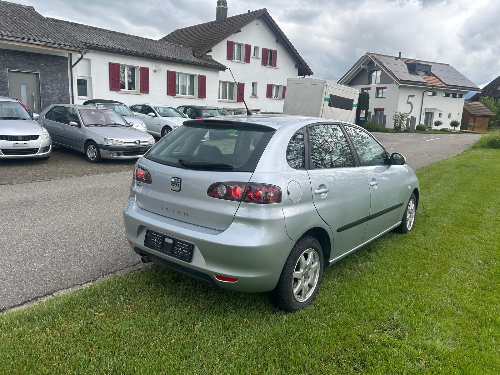 SEAT Ibiza 1.4 16V Edition Joya-image-3