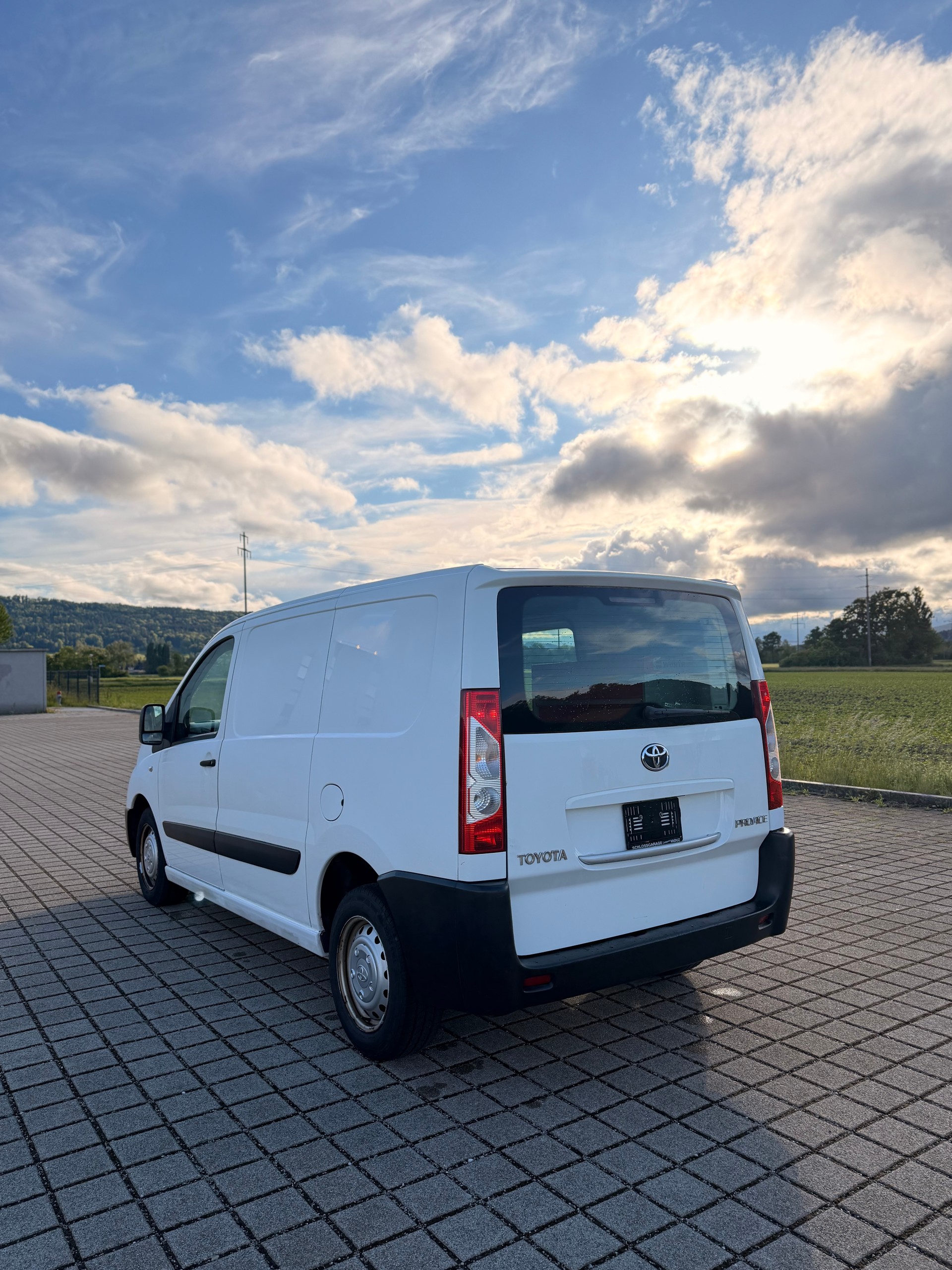 TOYOTA Proace 2.0D Panel Van Terra L1H1 Mit Werkzeugschrank-image-11