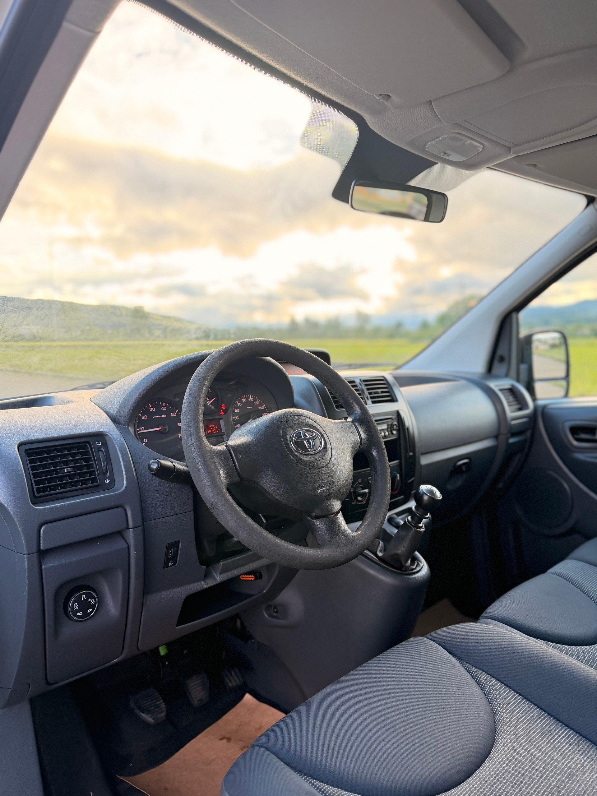 TOYOTA Proace 2.0D Panel Van Terra L1H1 Mit Werkzeugschrank-image-18