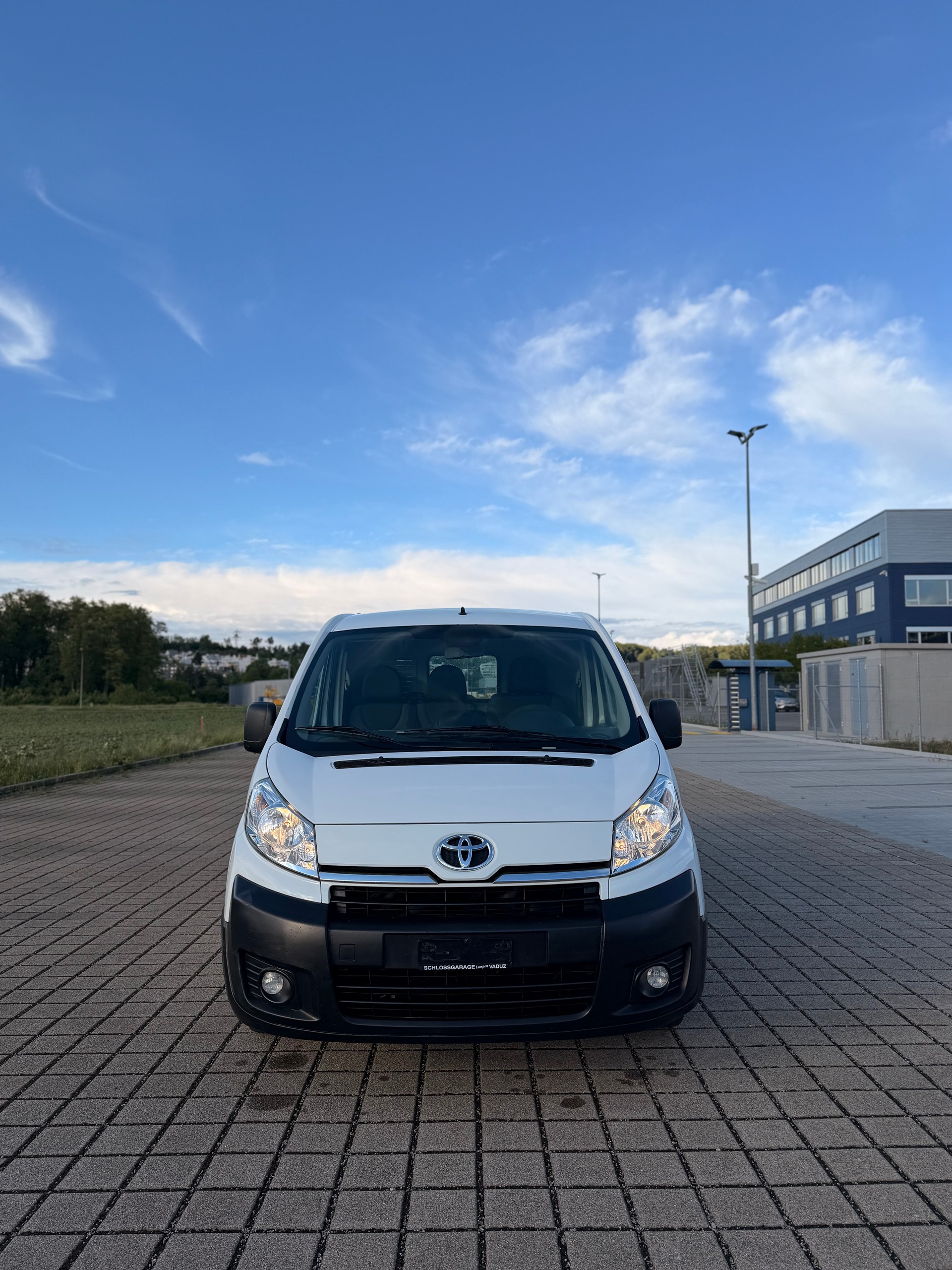 TOYOTA Proace 2.0D Panel Van Terra L1H1 Mit Werkzeugschrank-showroom-element-2