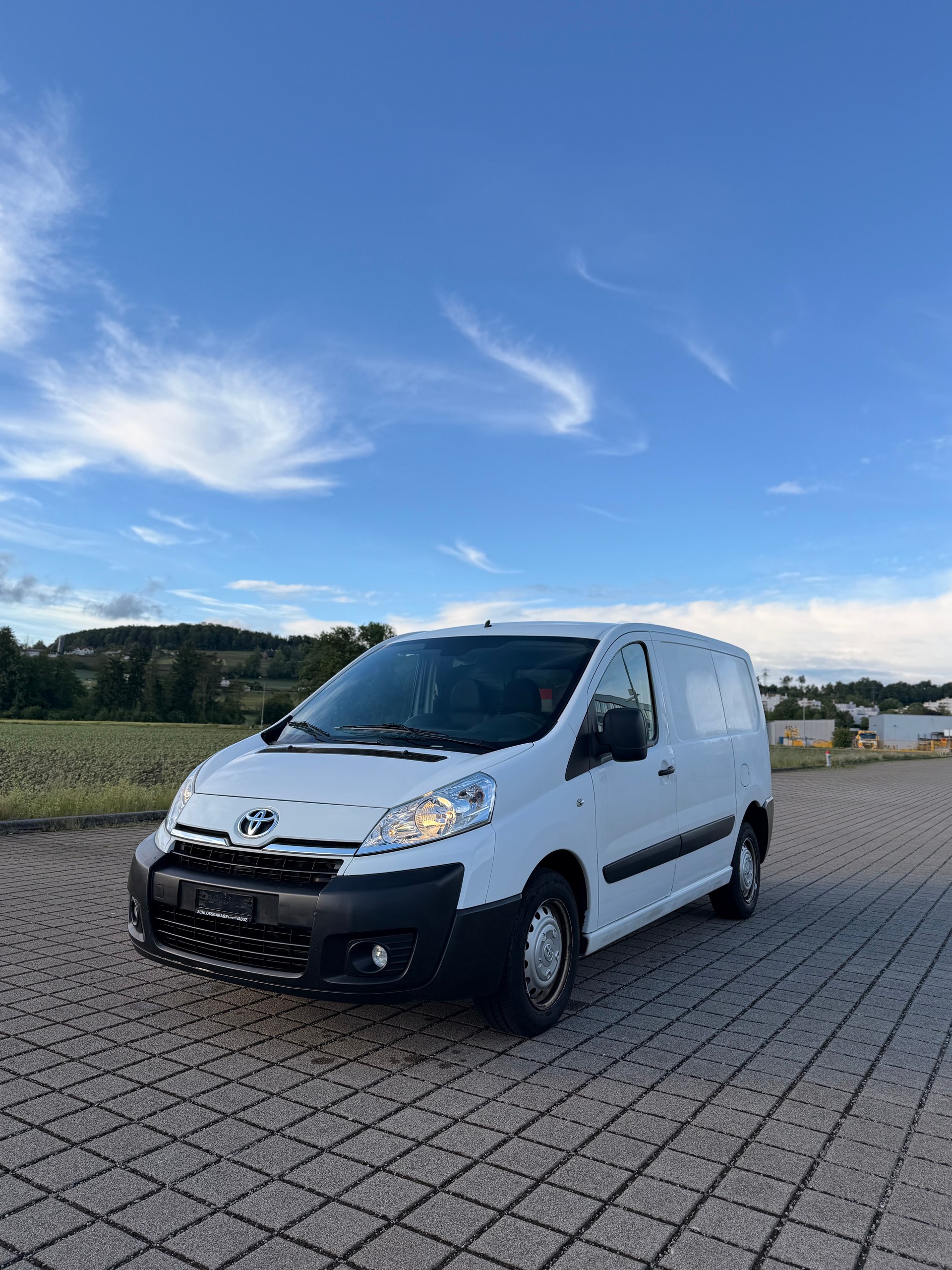 TOYOTA Proace 2.0D Panel Van Terra L1H1 Mit Werkzeugschrank