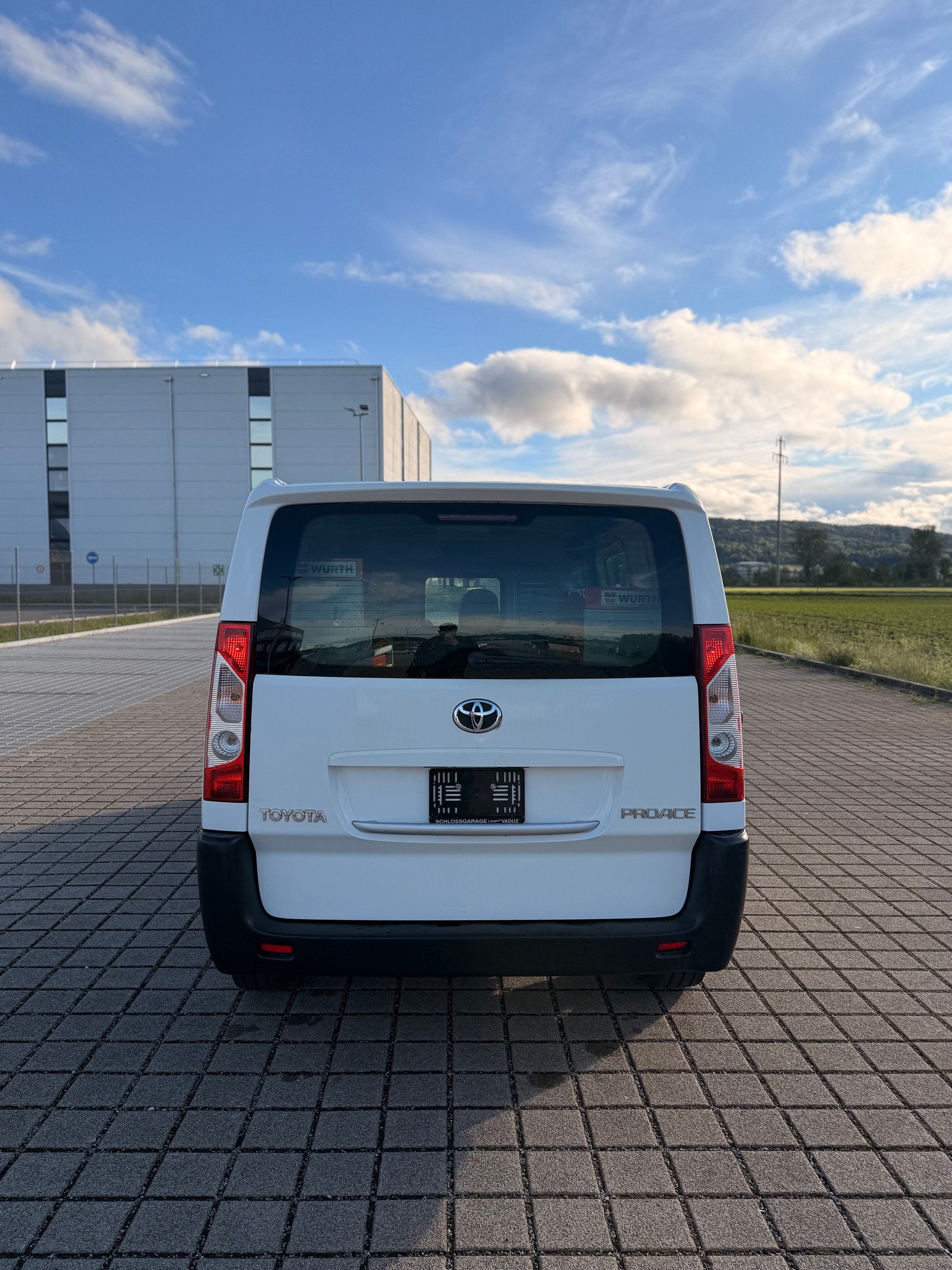 TOYOTA Proace 2.0D Panel Van Terra L1H1 Mit Werkzeugschrank-image-9