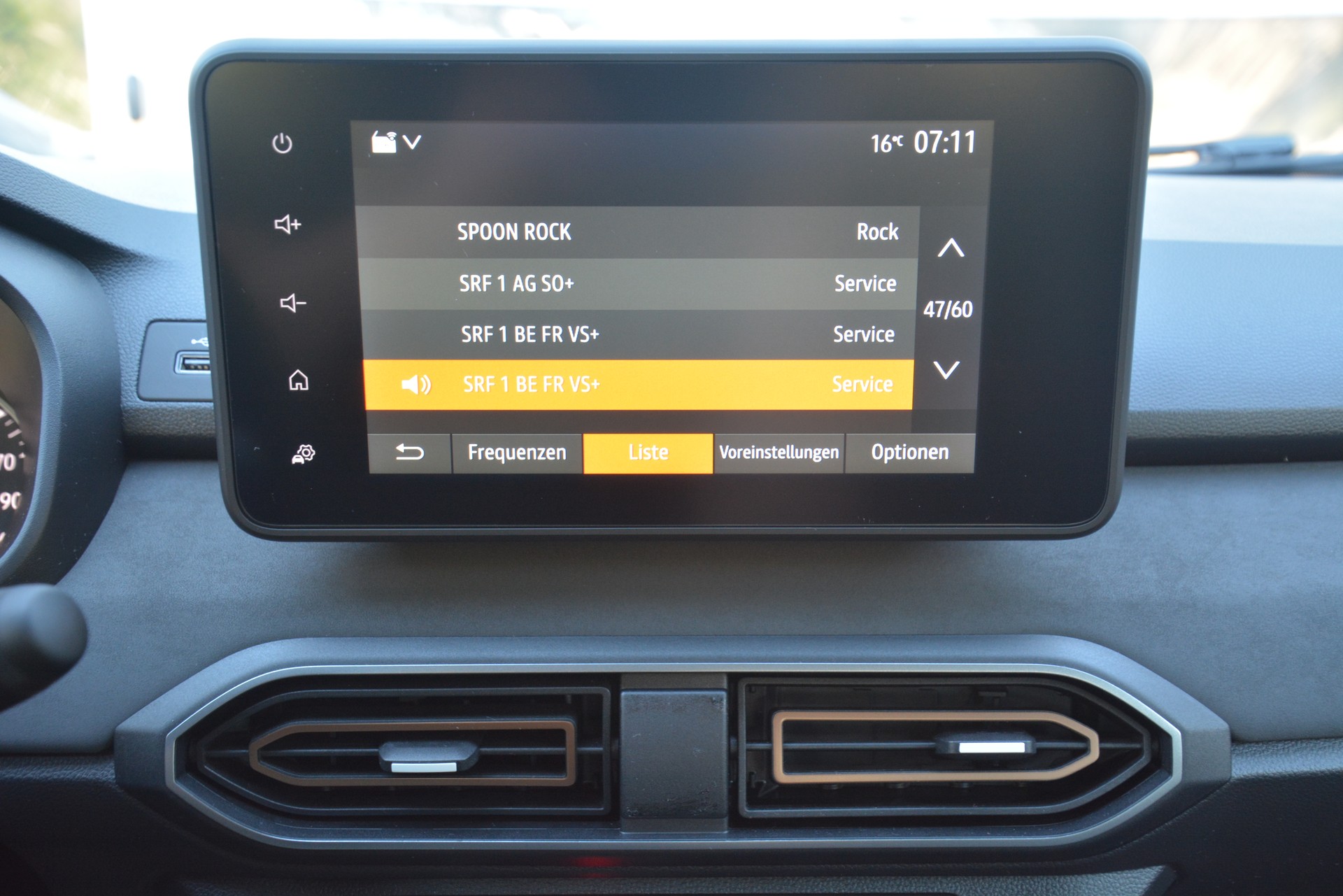 DACIA Sandero Stepway TCe 90 Extreme CVT-image-9