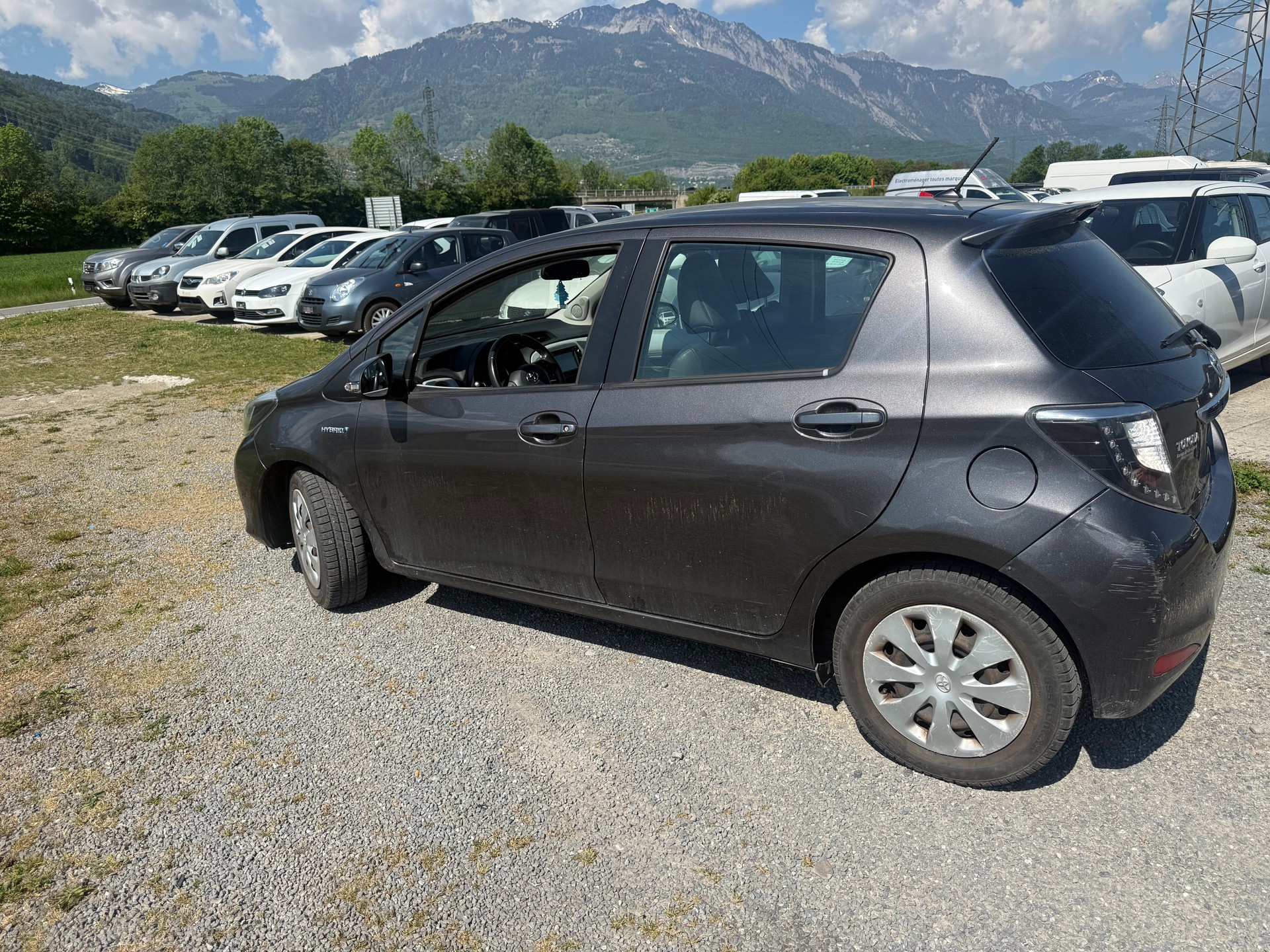 TOYOTA Yaris 1.5 VVT-i Hybrid Sol Premium CVT-image-2