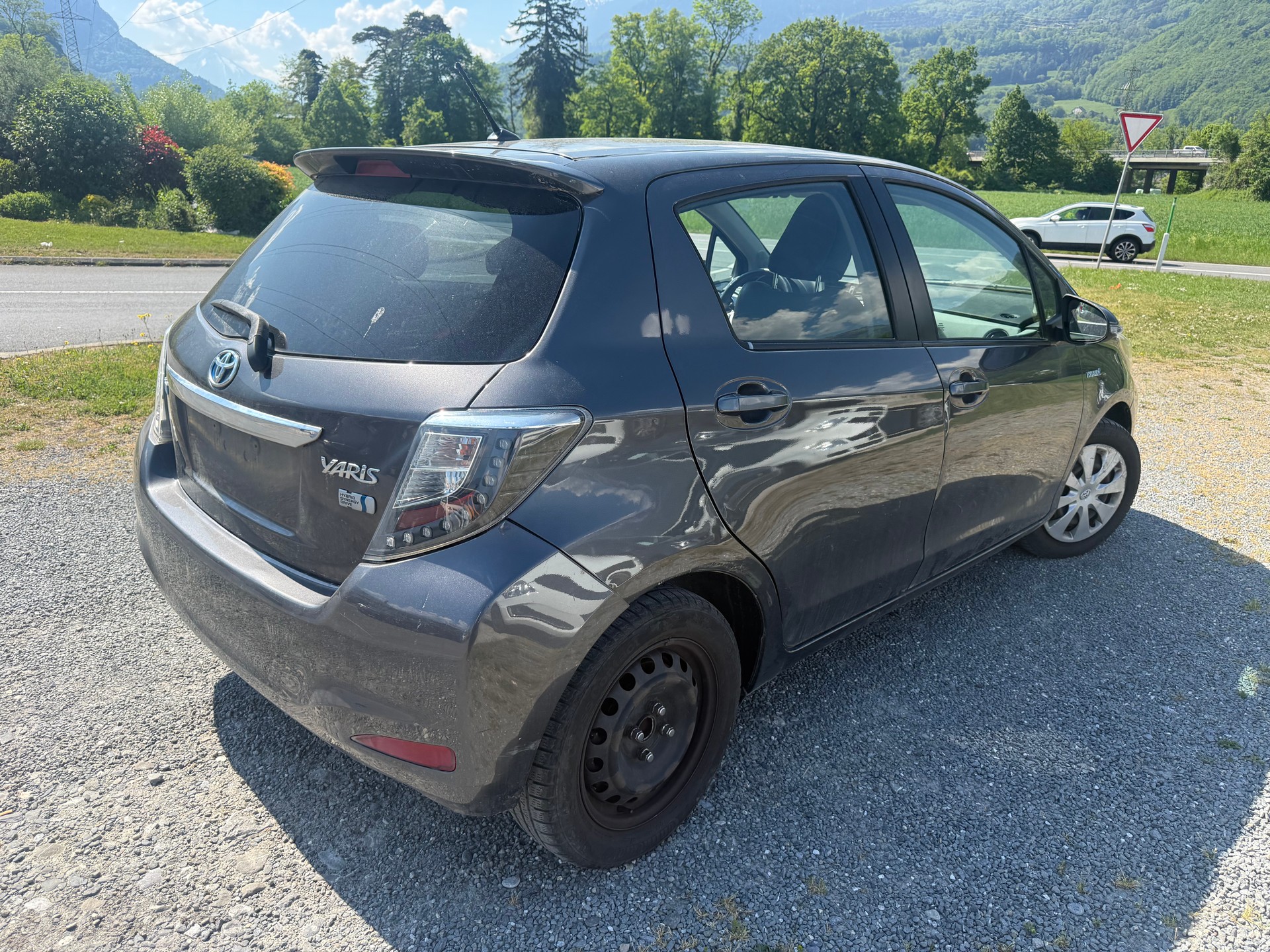 TOYOTA Yaris 1.5 VVT-i Hybrid Sol Premium CVT-image-4