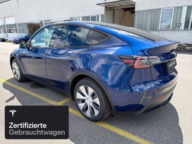 TESLA Model Y Long Range AWD-image-6
