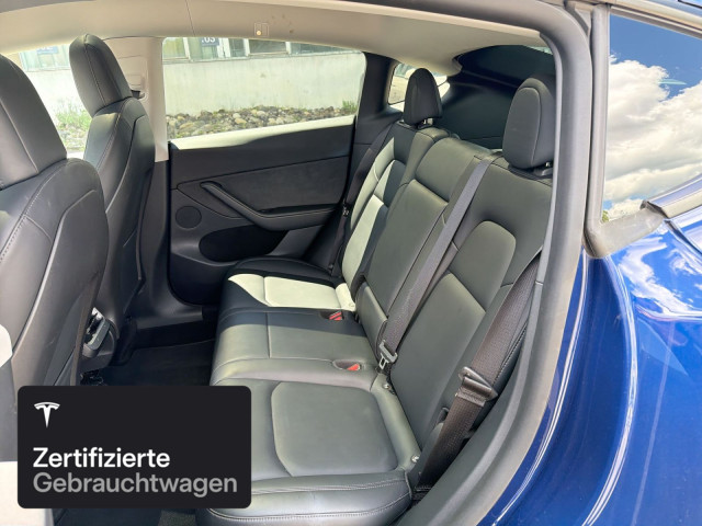 TESLA Model Y Long Range AWD-image-13