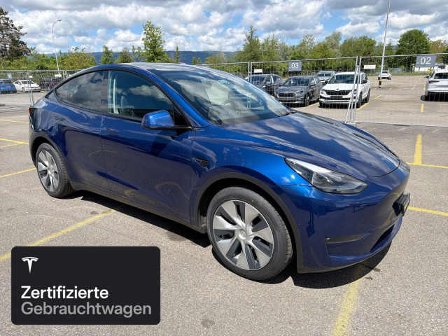 TESLA Model Y Long Range AWD-image-11