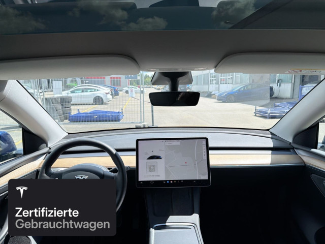TESLA Model Y Long Range AWD-image-14