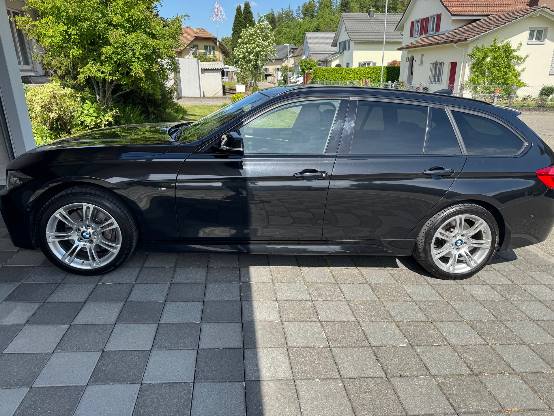 BMW 340i xDrive-image-4