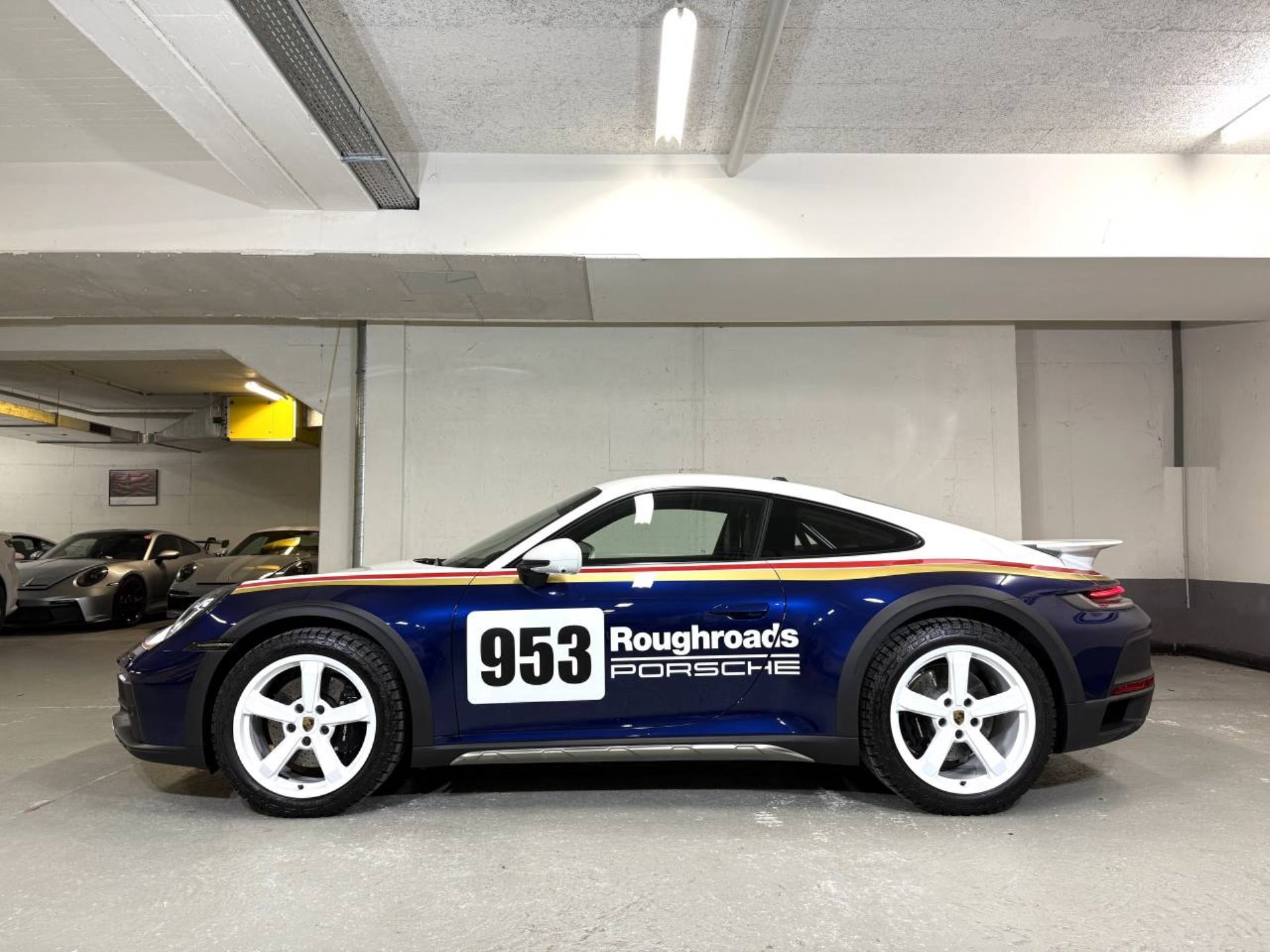 PORSCHE 911 Dakar (MY23)-showroom-element-1