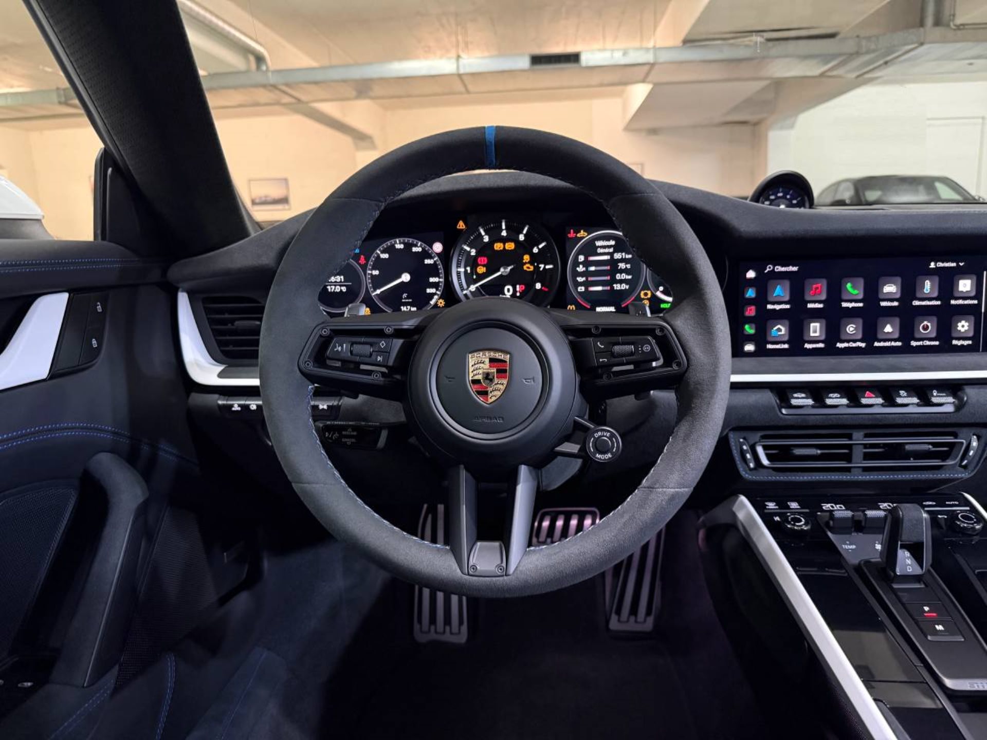 PORSCHE 911 Dakar (MY23)-image-10