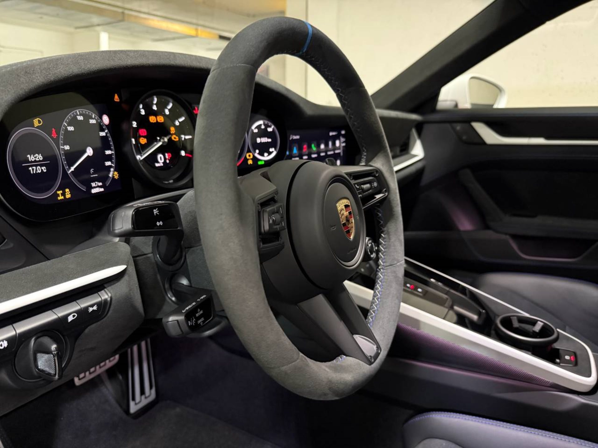 PORSCHE 911 Dakar (MY23)-image-12