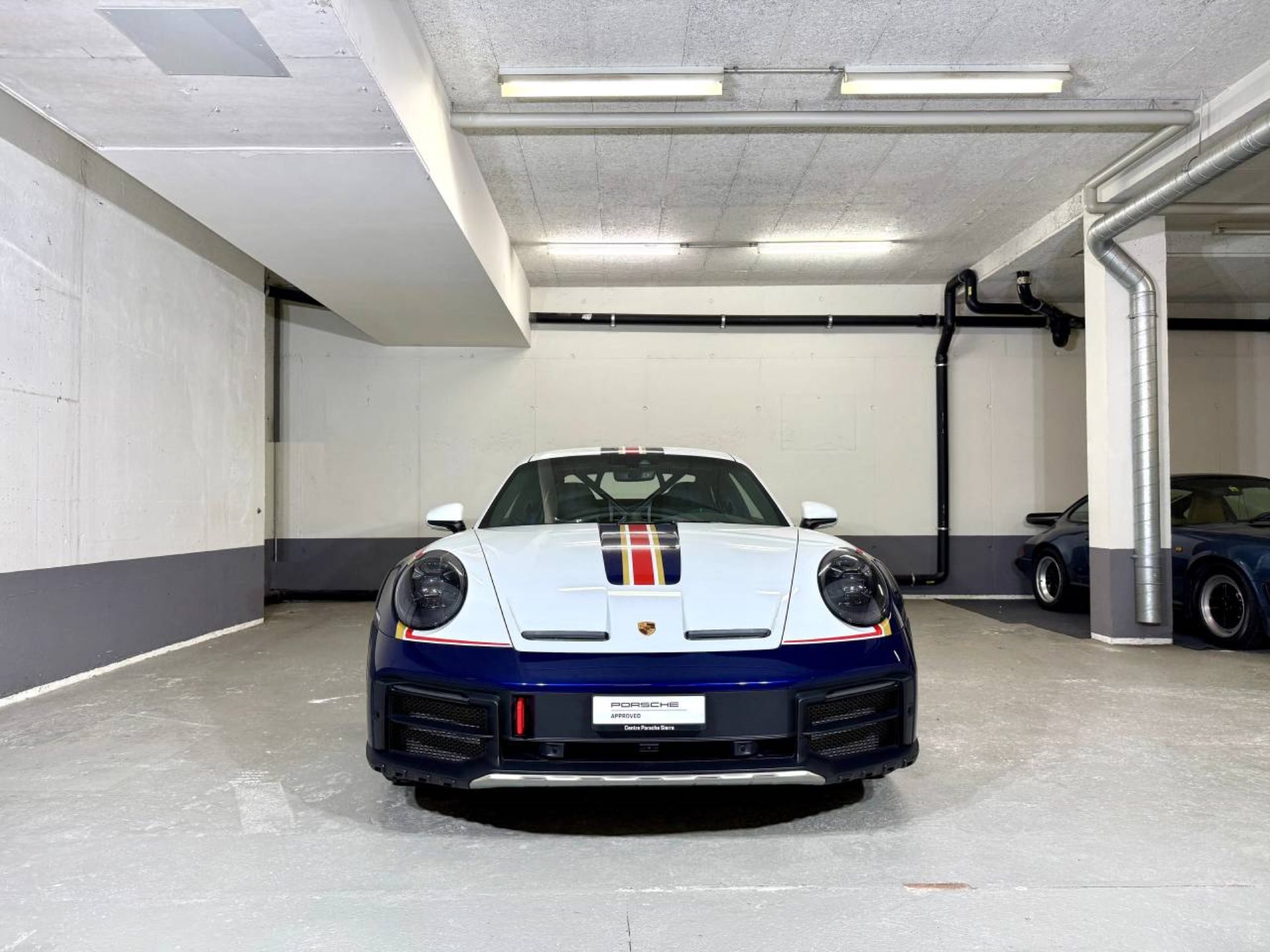 PORSCHE 911 Dakar (MY23)-image-8