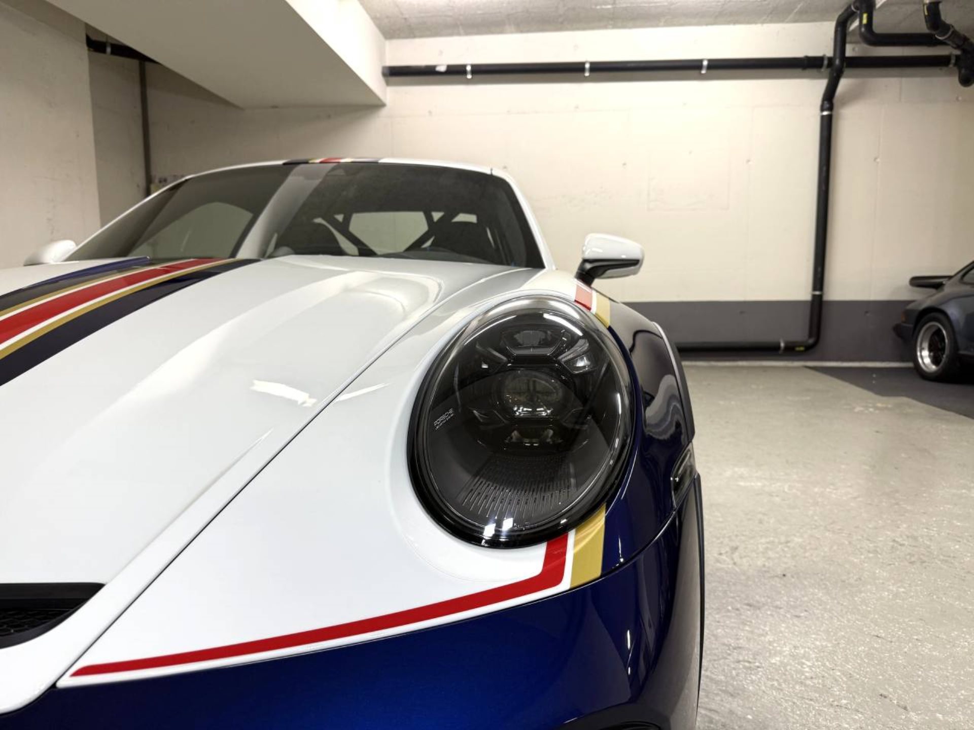 PORSCHE 911 Dakar (MY23)-image-18