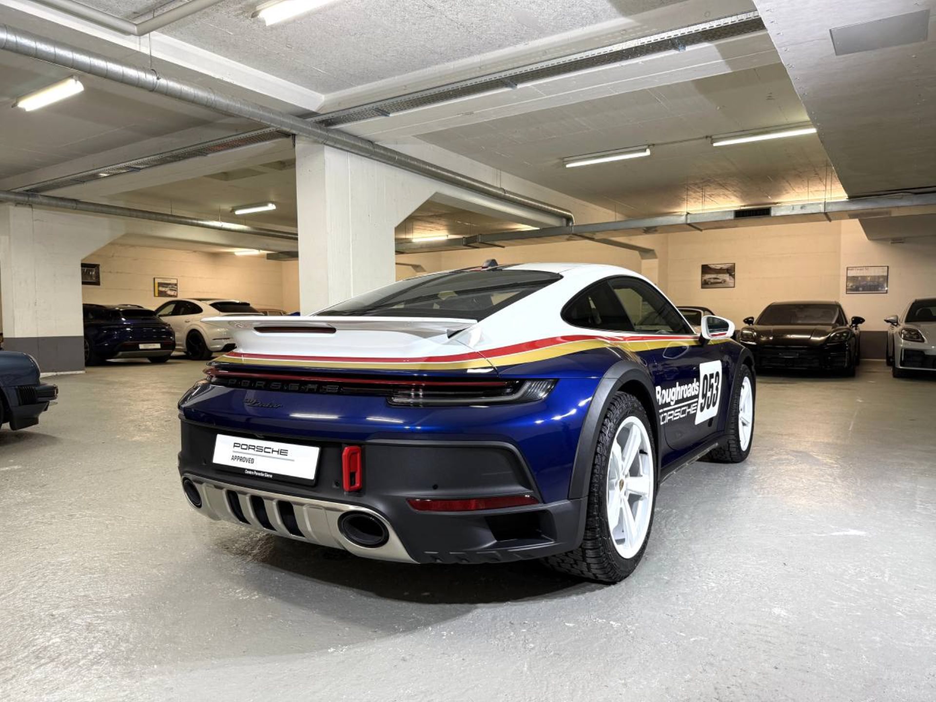 PORSCHE 911 Dakar (MY23)-image-6