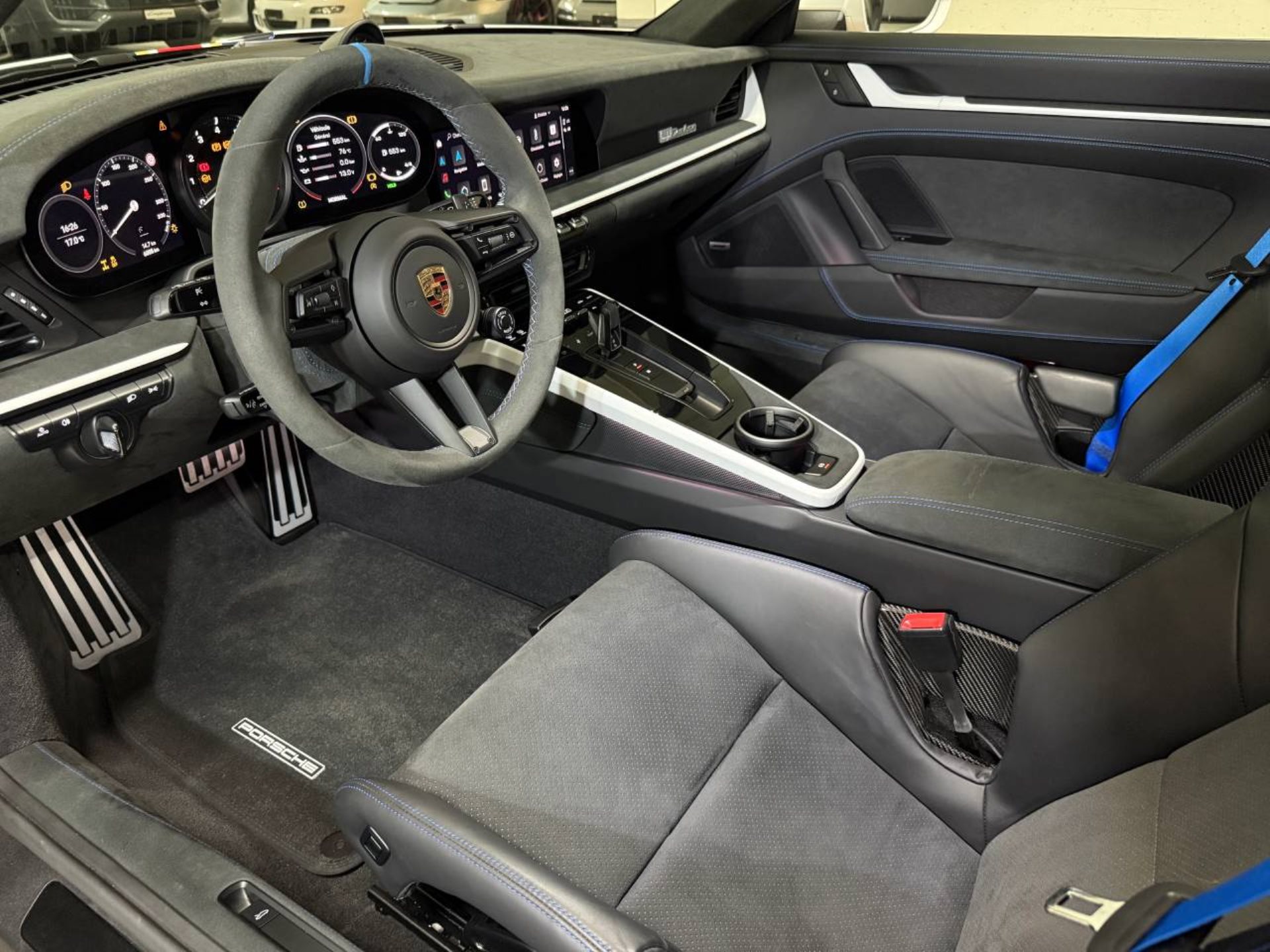 PORSCHE 911 Dakar (MY23)-showroom-element-3