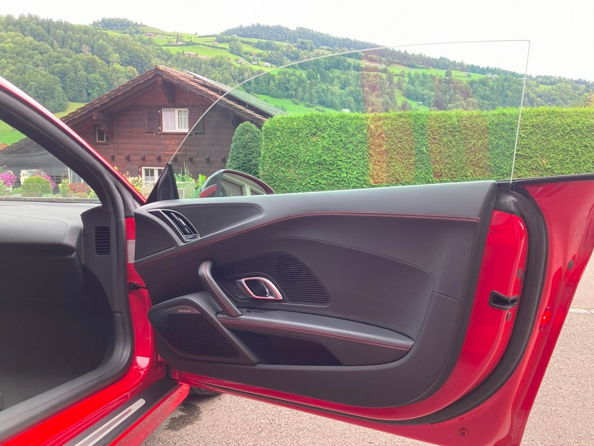 AUDI 5.2 FSI V10 plus quattro S-Tronic-image-5