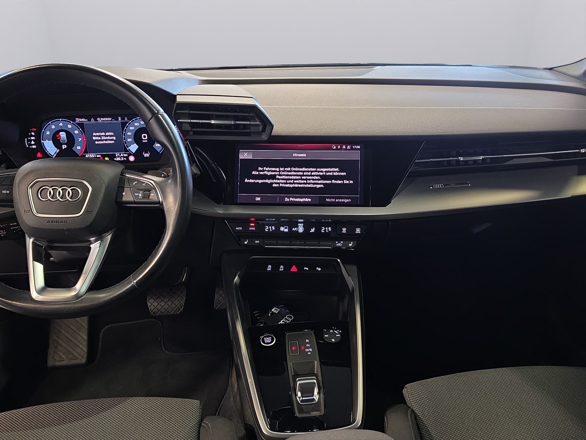 AUDI A3 Sportback 35 TFSI Attraction S-tronic-image-10