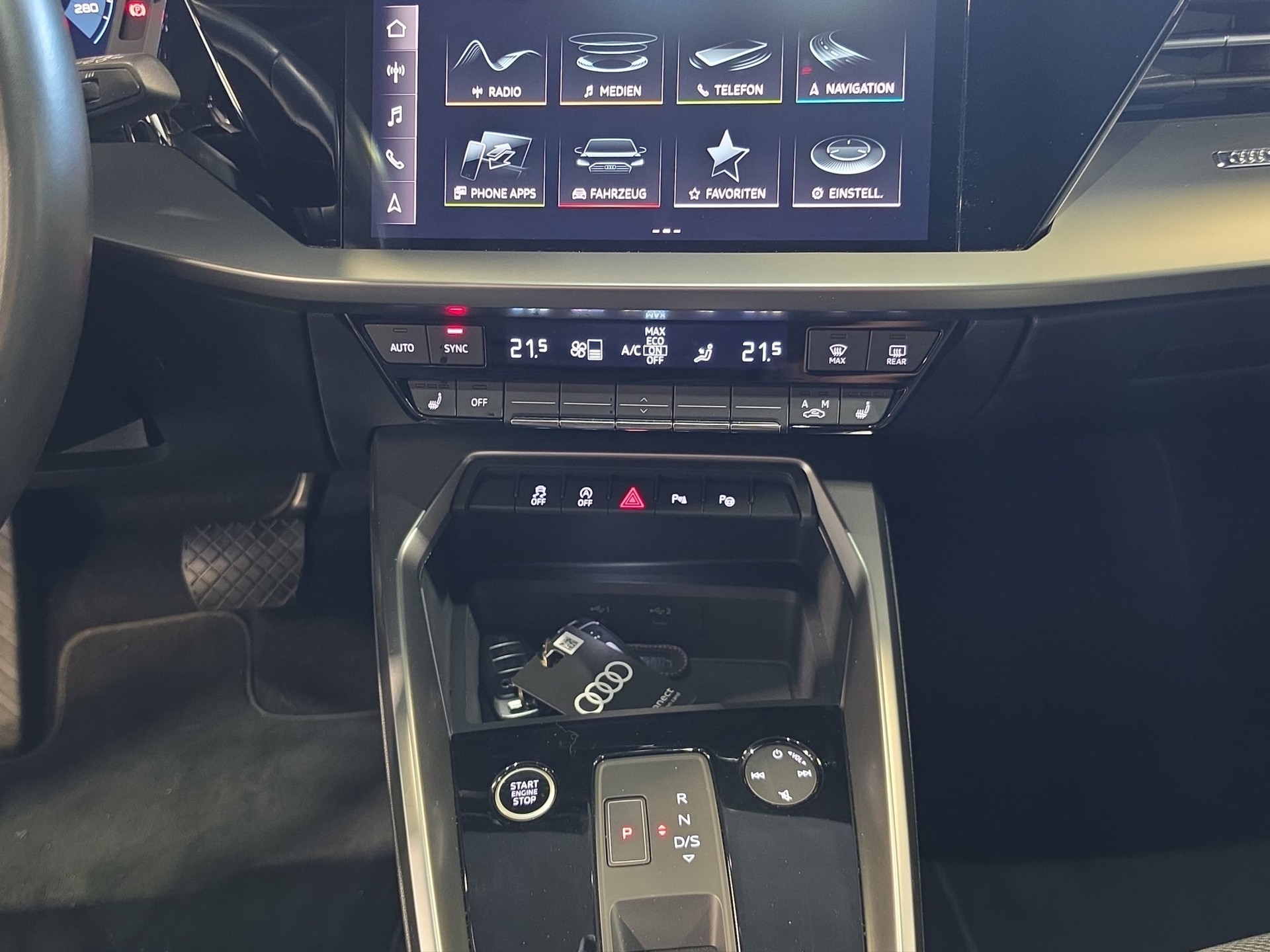 AUDI A3 Sportback 35 TFSI Attraction S-tronic-image-13