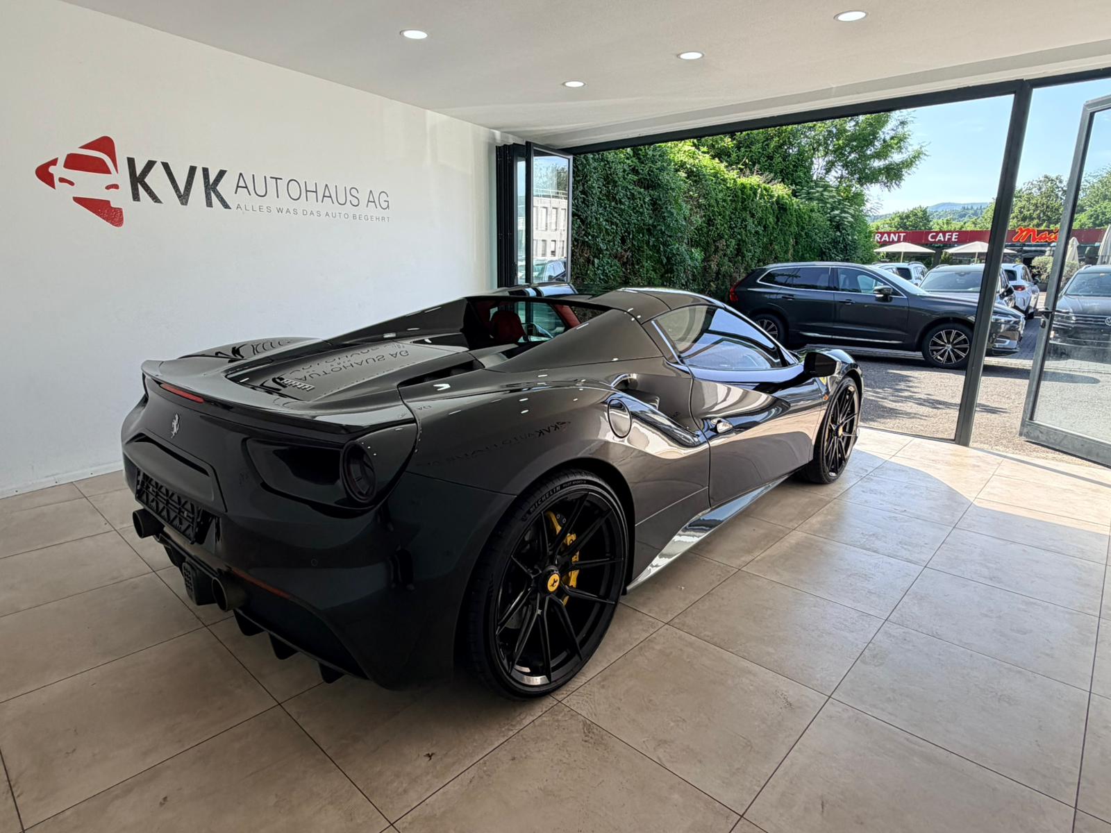 FERRARI 488 Spider 3.9 V8 * Novitec* Carbon-Paket*-image-7