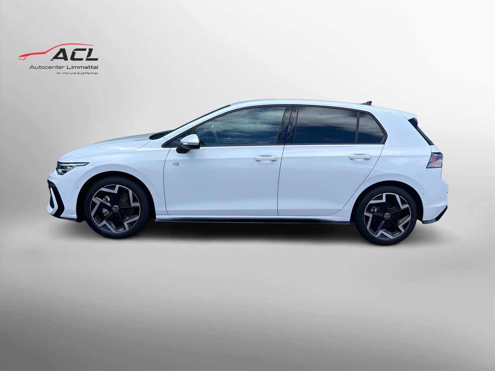 VW Golf R-Line 1.5 eTSI 150PS DSG-image-2