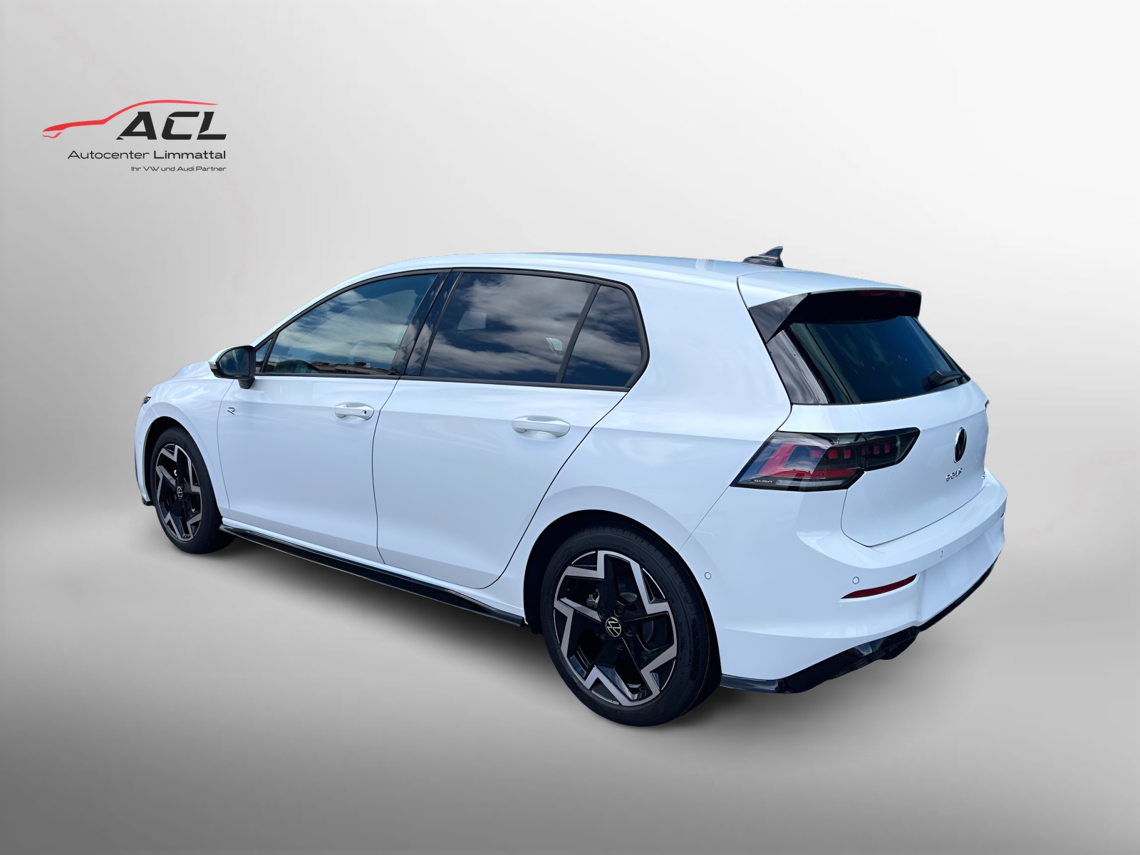 VW Golf R-Line 1.5 eTSI 150PS DSG-image-8