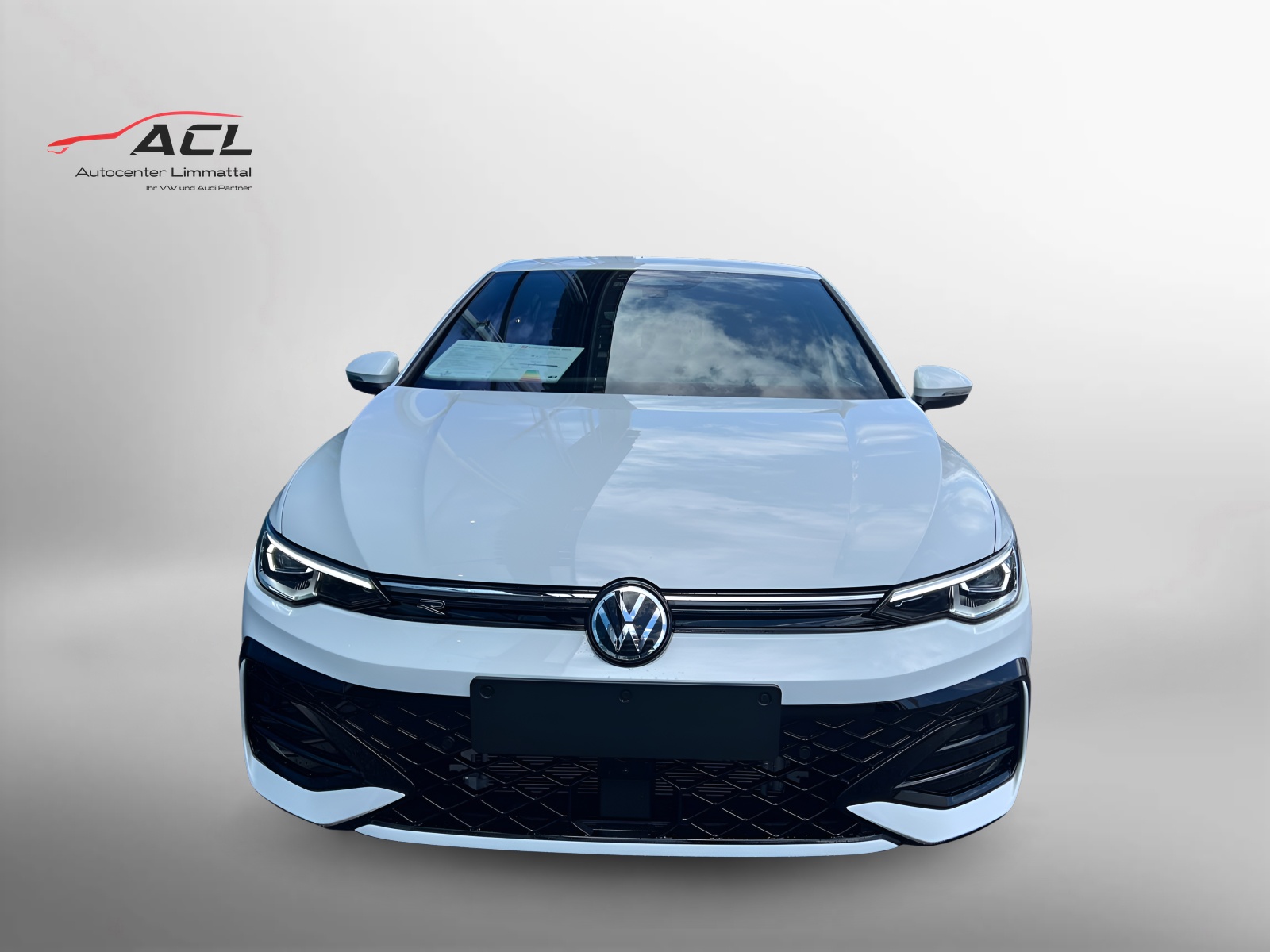 VW Golf R-Line 1.5 eTSI 150PS DSG-image-1