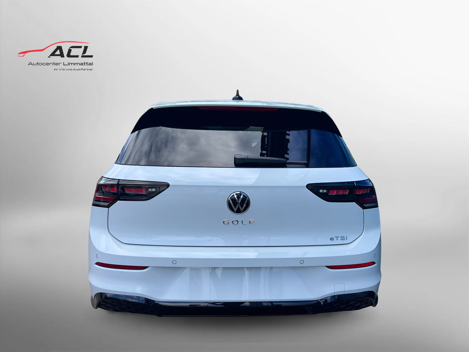 VW Golf R-Line 1.5 eTSI 150PS DSG-image-9