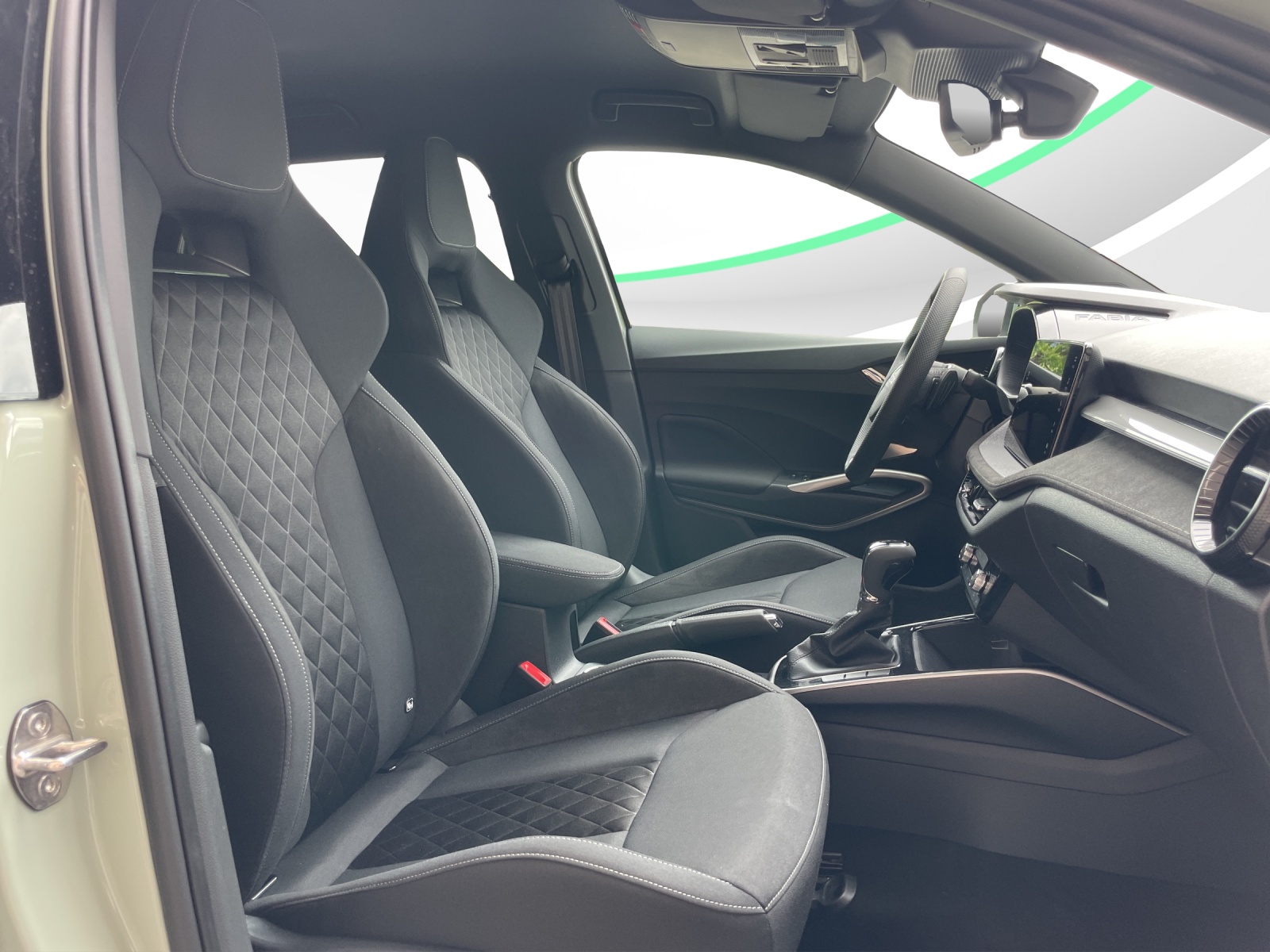 SKODA Fabia 1.5 TSI Dynamic DSG-image-12