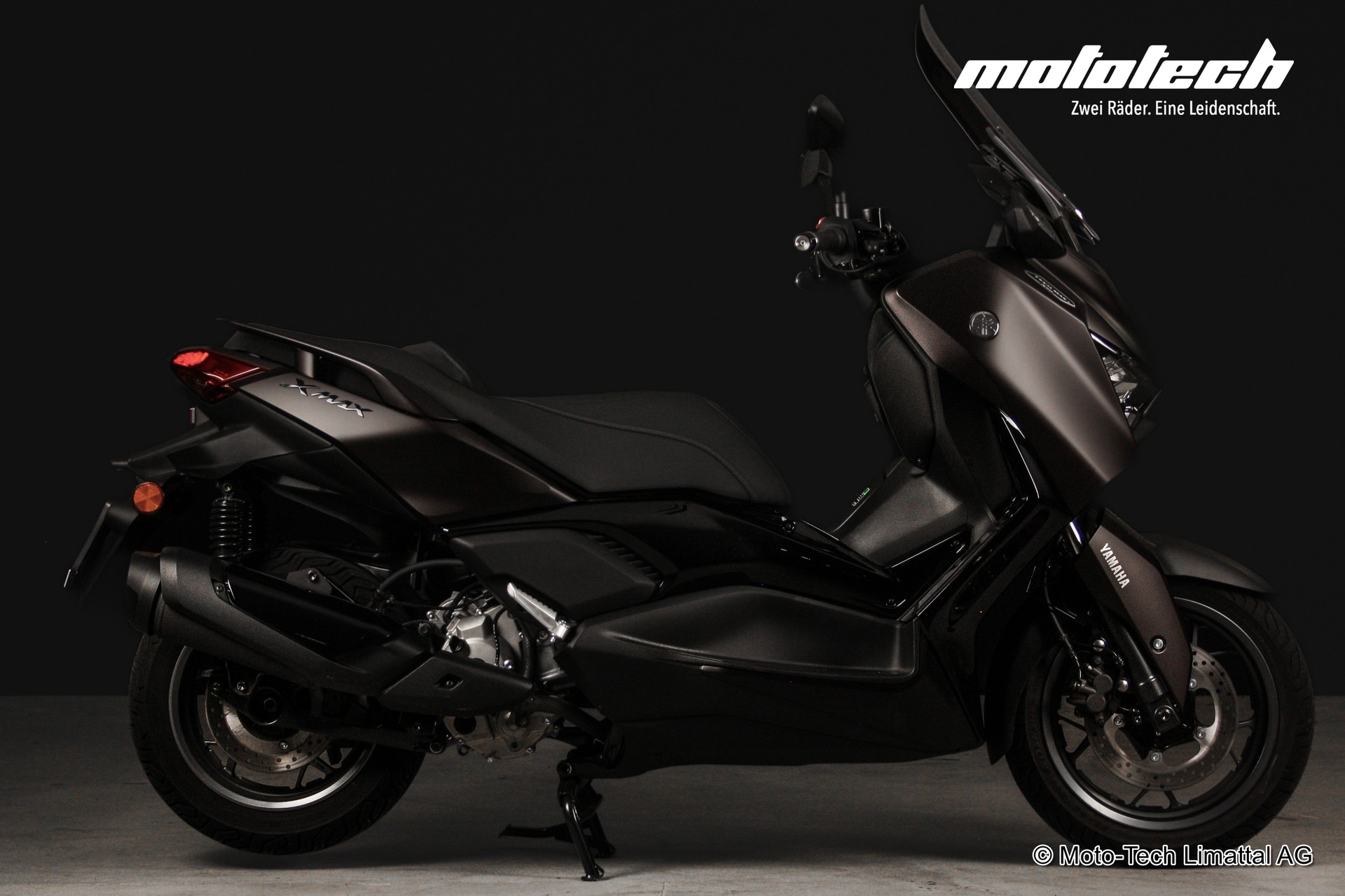 YAMAHA X-Max 300 Tech Max+-showroom-element-1