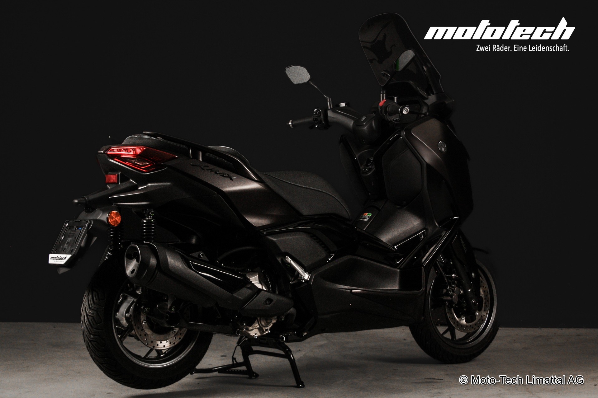 YAMAHA X-Max 300 Tech Max+-showroom-element-2