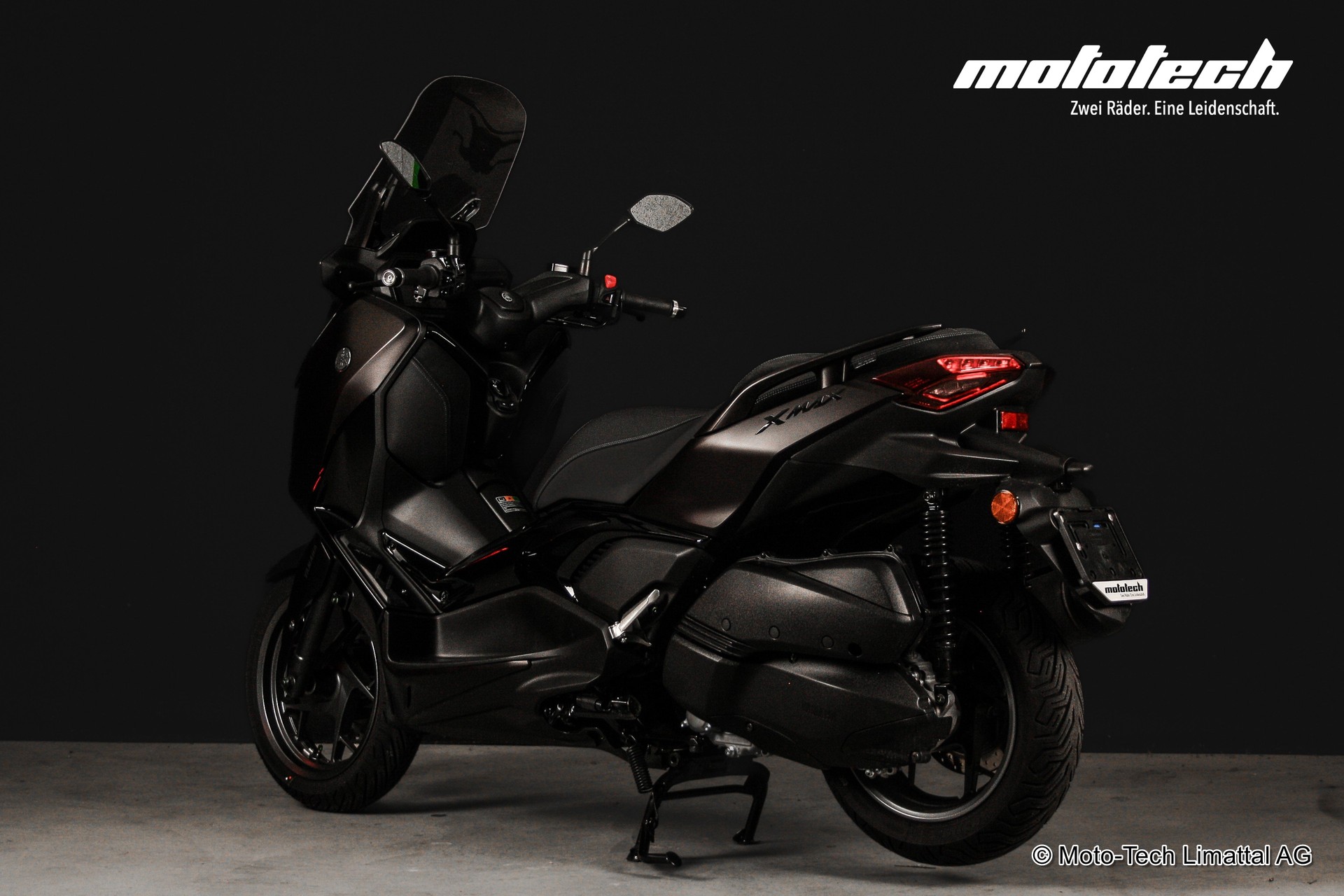 YAMAHA X-Max 300 Tech Max+-showroom-element-3