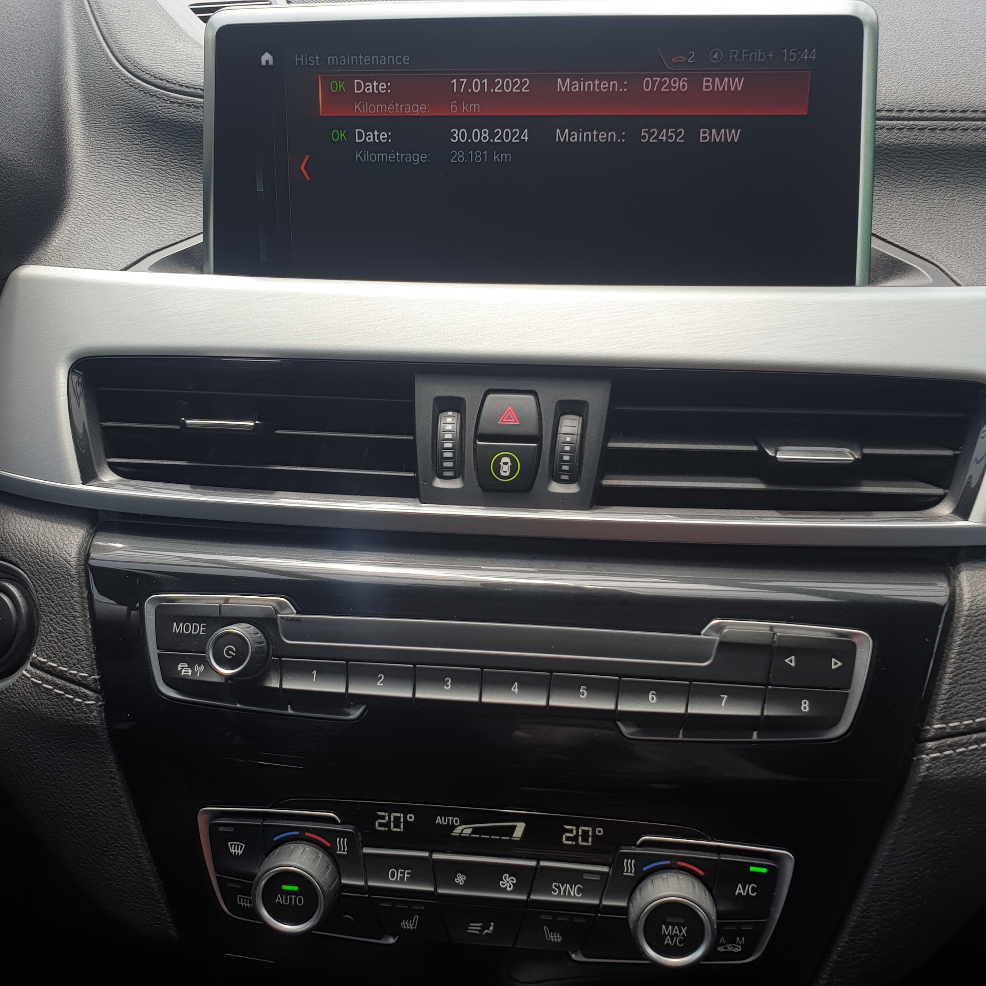 BMW 18d xDrive-image-15