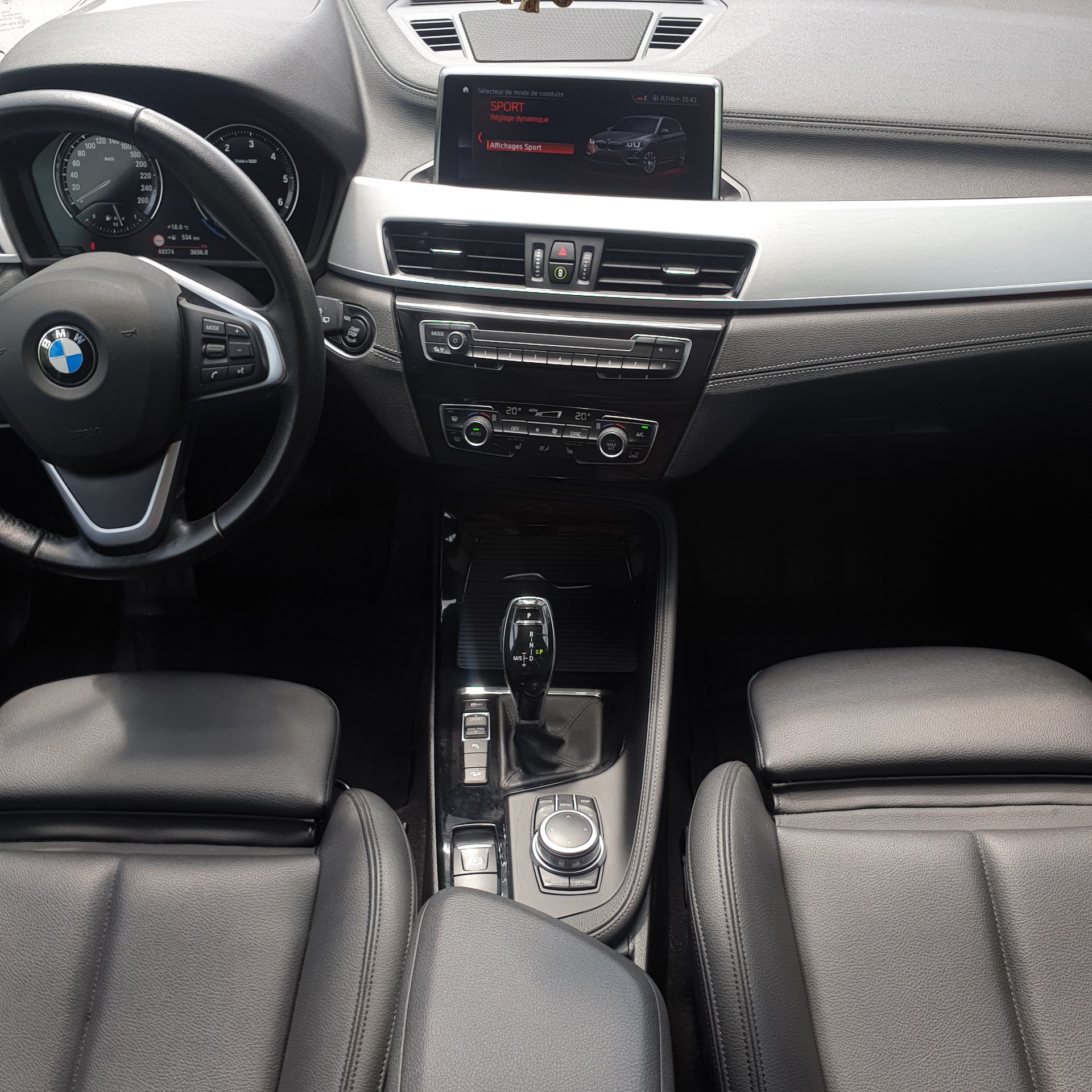 BMW 18d xDrive-image-14